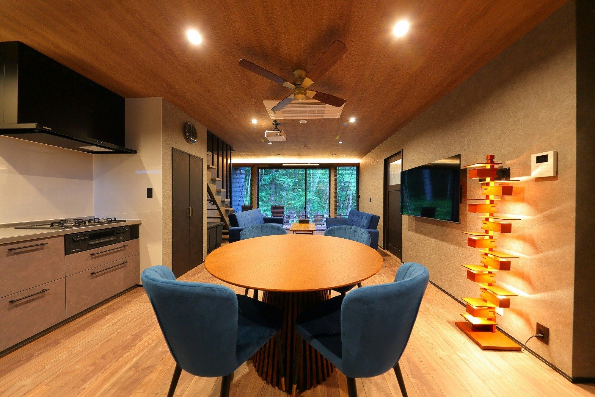 2025年7月新築/森と光のコントラスト/極上ステイ/焚火/BBQ/14名/河口湖IC7分