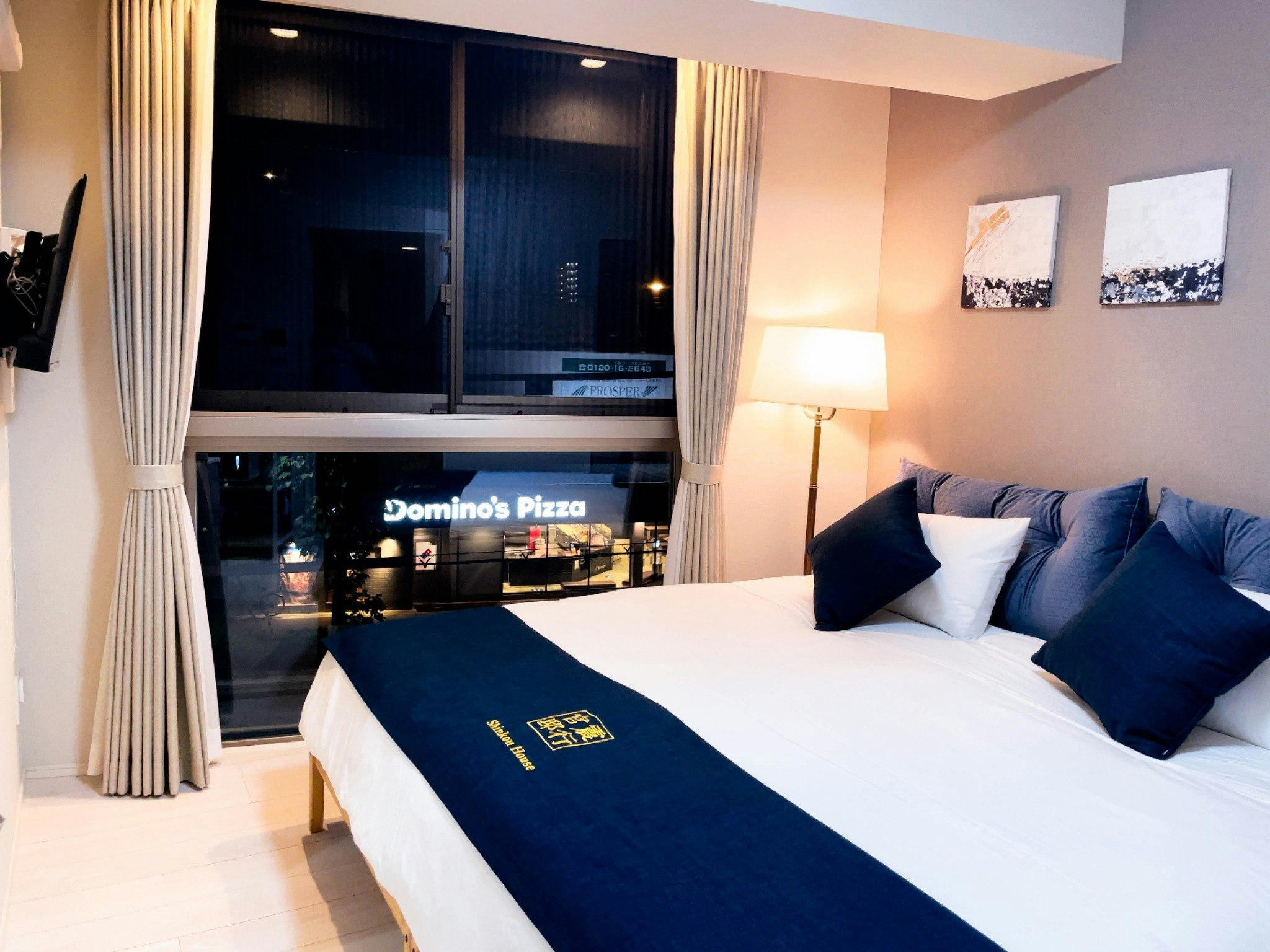 ツイン/ダブルルーム(302)