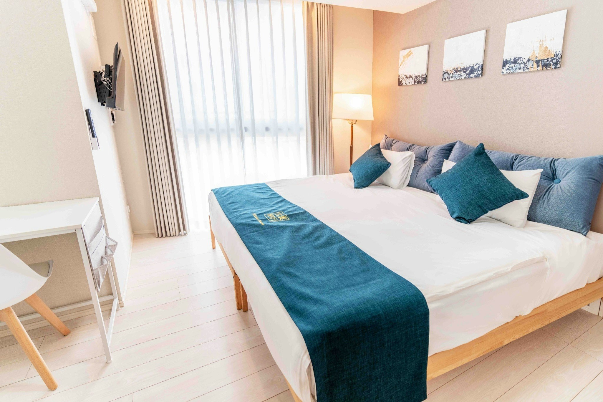 ツイン/ダブルルーム(302)