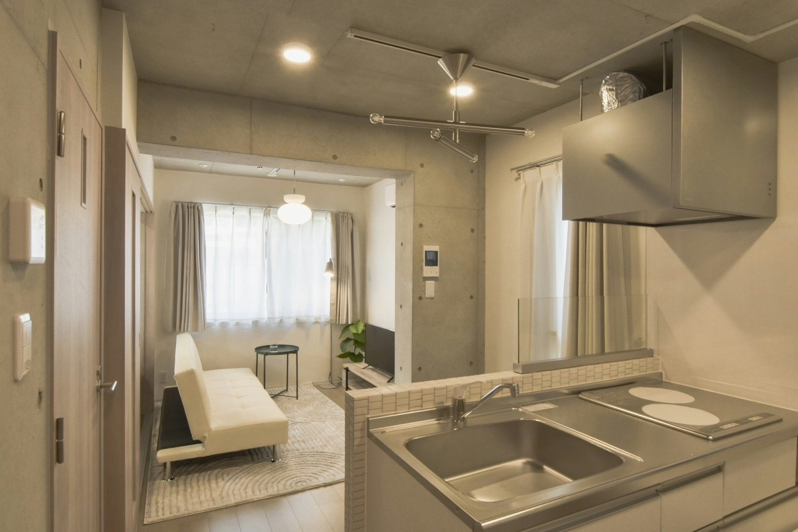 東京スカイツリーまで徒歩9分/押上駅から徒歩7分/最大4名宿泊可能/観光に便利/301