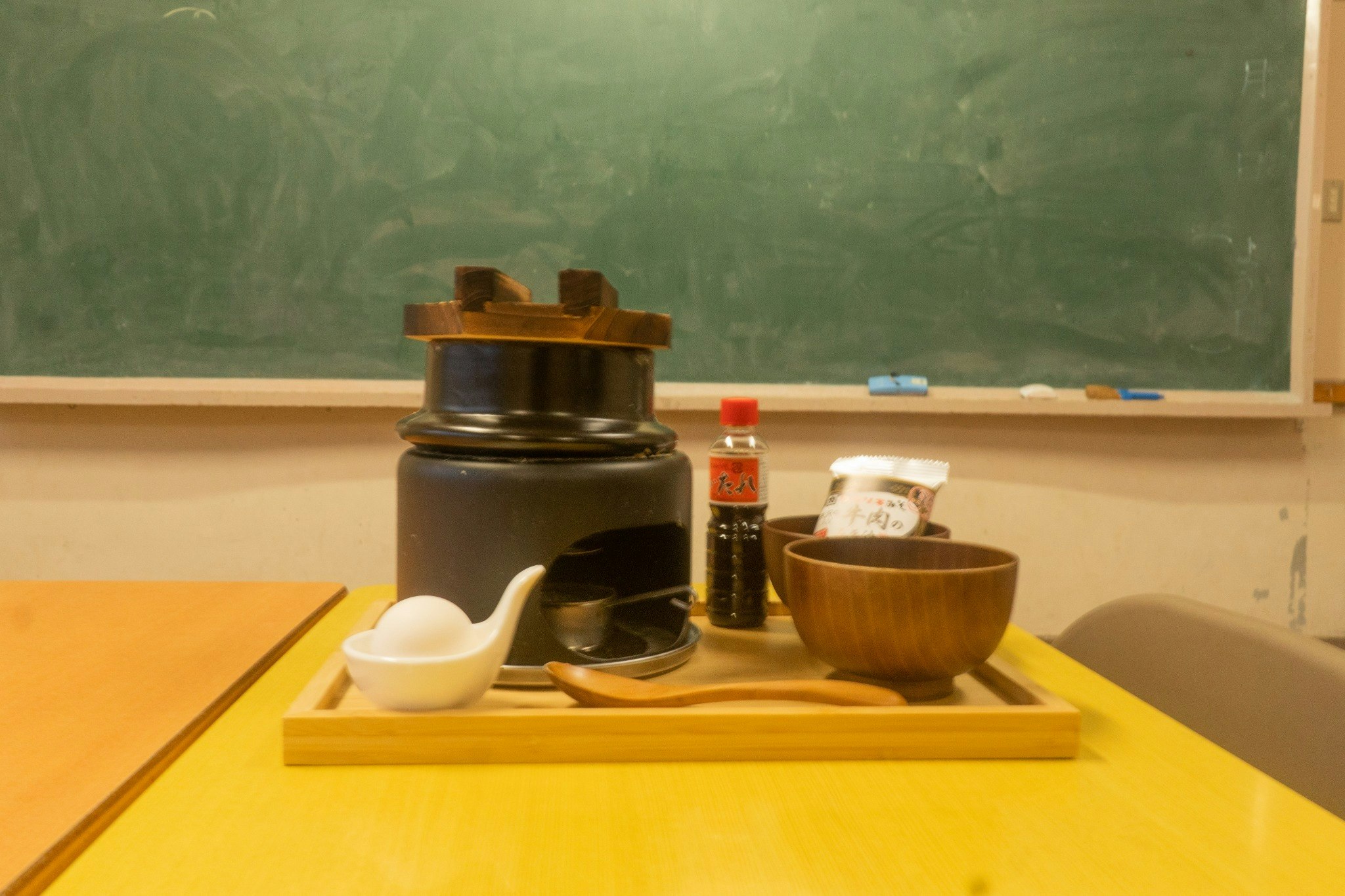 【男性部屋】ドミトリーベッド【地産地消の贅沢な朝ごはん付】小学校に泊まる