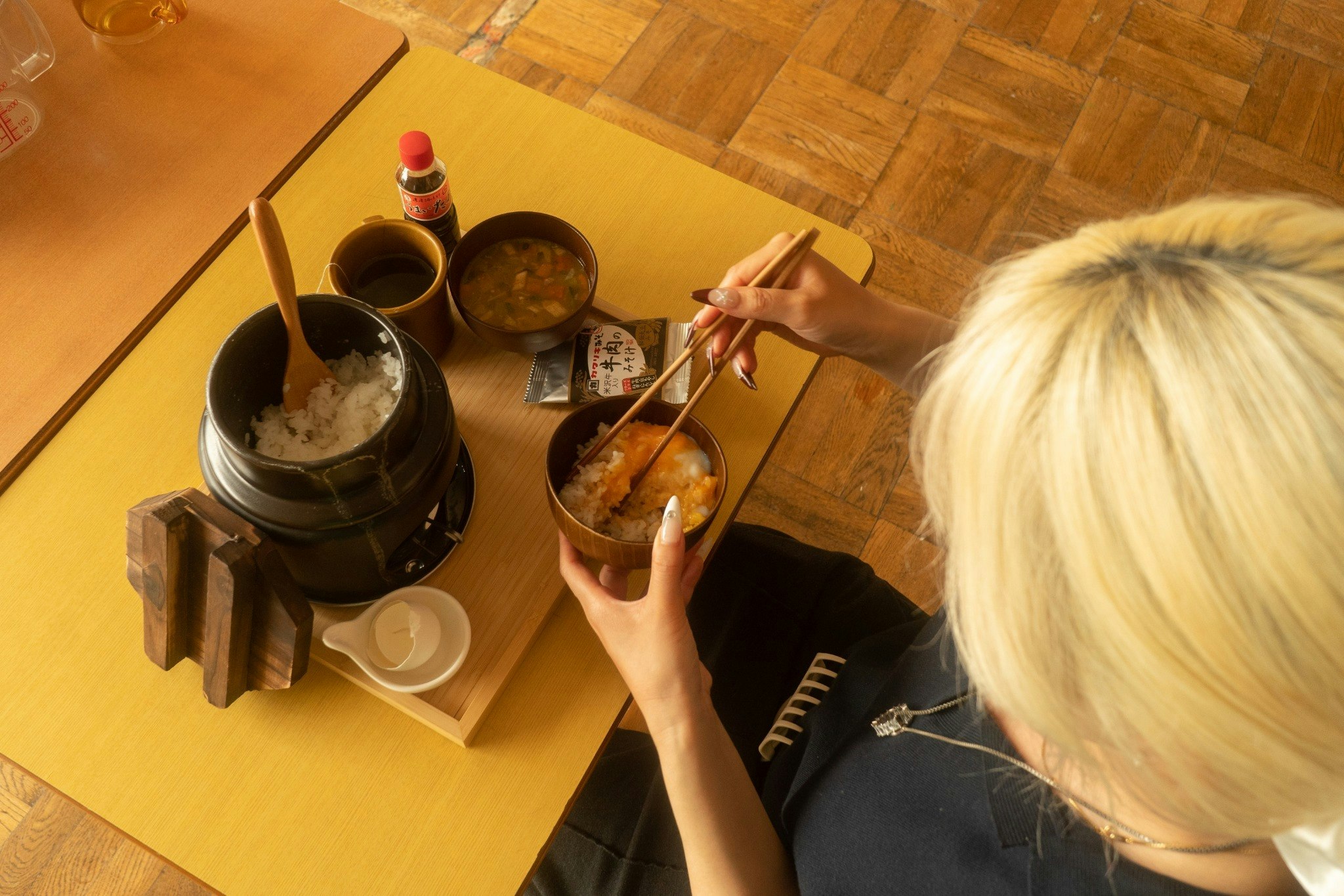 【女性部屋】ドミトリーベッド【地産地消の贅沢な朝ごはん付】小学校に泊まる