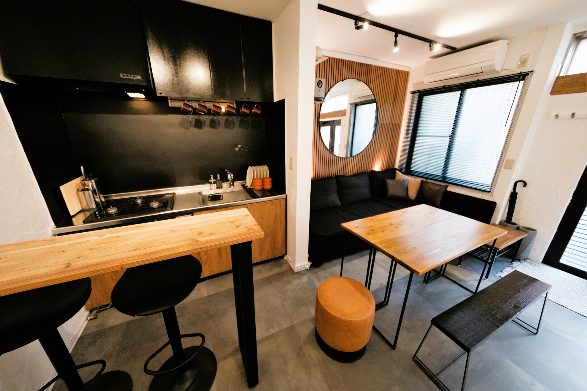 都立家政徒歩1分!新宿直通15分!アートでお洒落な2階建て一軒家/最大6名