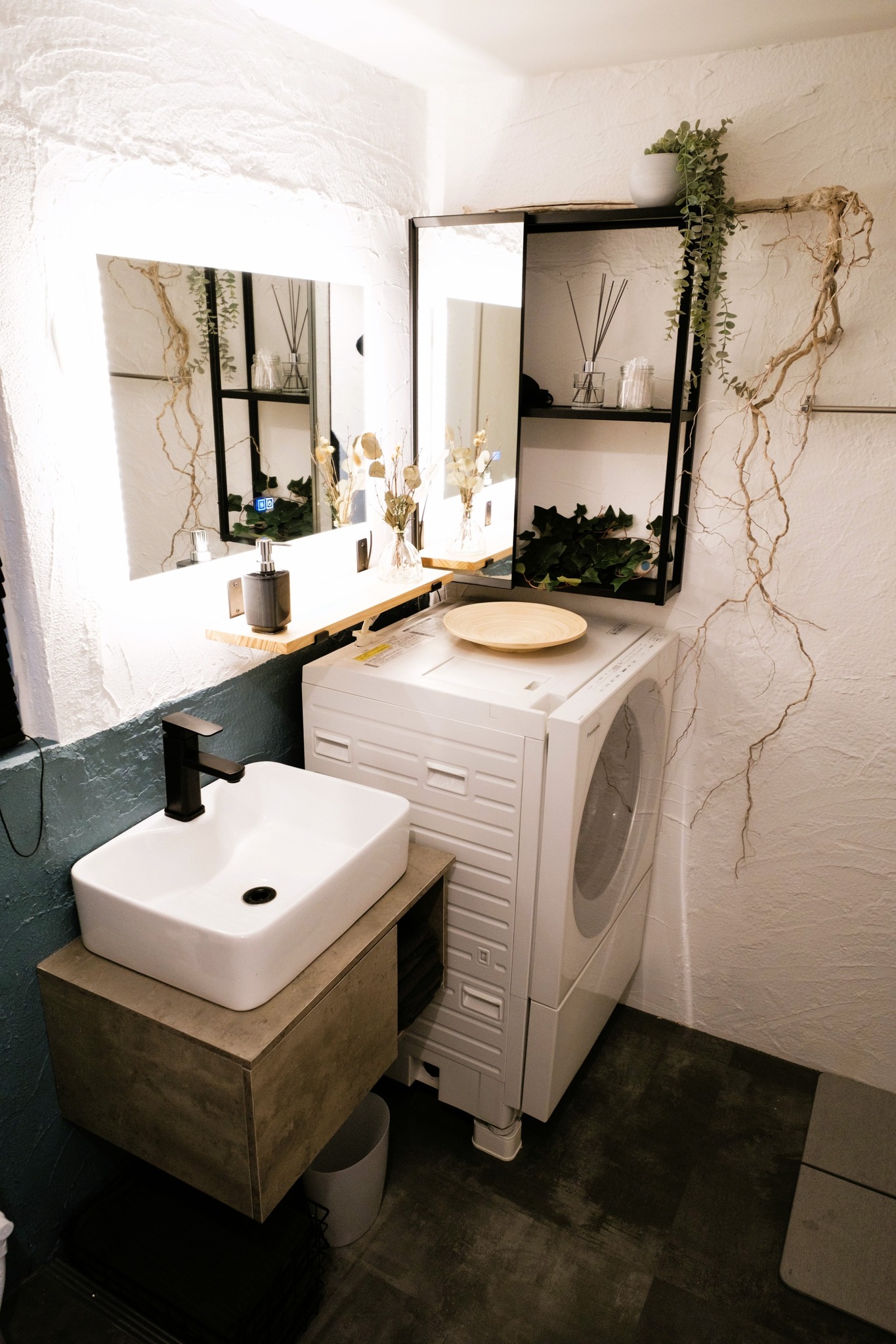 都立家政徒歩1分!新宿直通15分!アートでお洒落な2階建て一軒家/最大6名