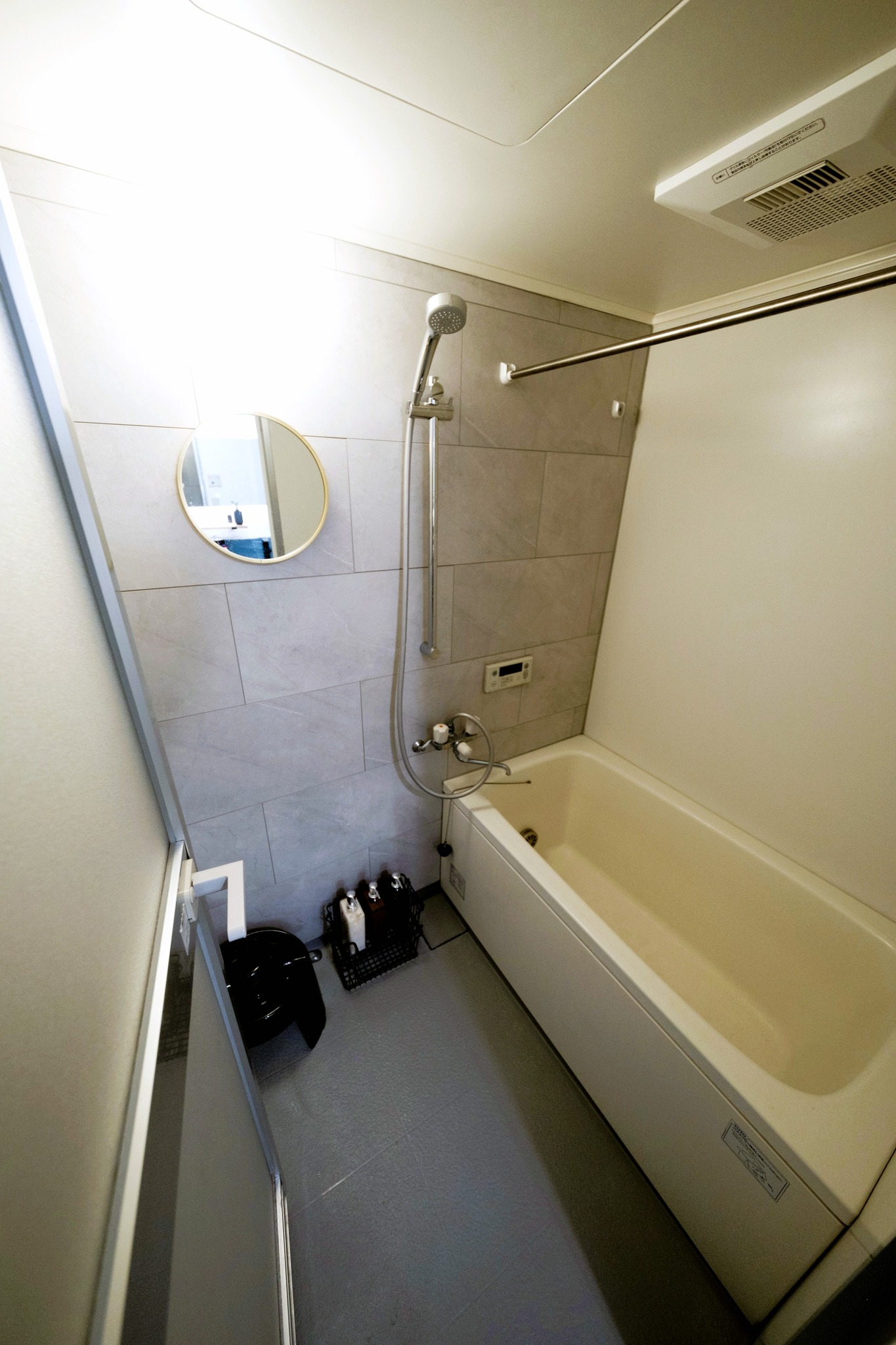 都立家政徒歩1分!新宿直通15分!アートでお洒落な2階建て一軒家/最大6名