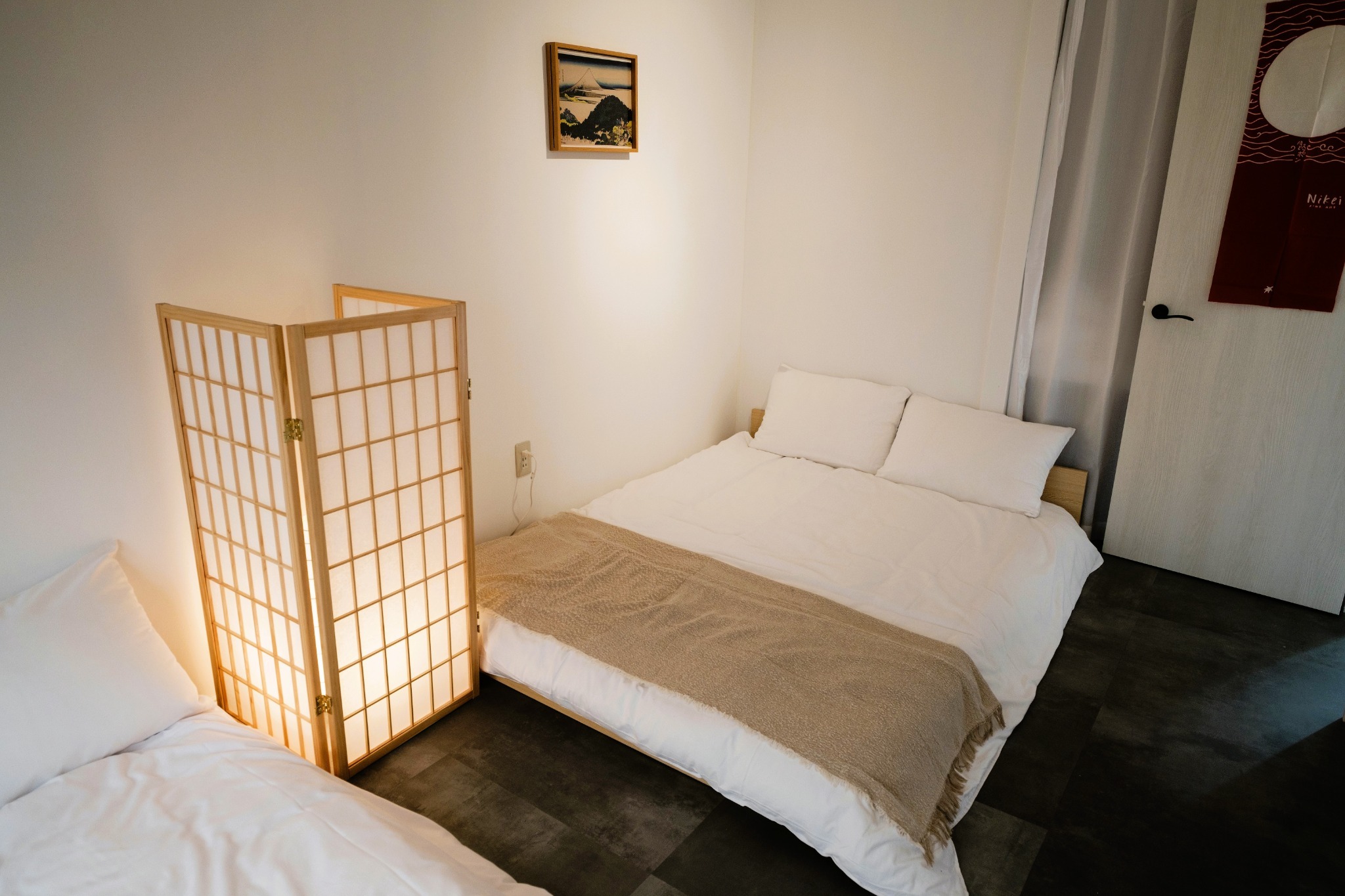 都立家政徒歩1分!新宿直通15分!アートでお洒落な2階建て一軒家/最大6名