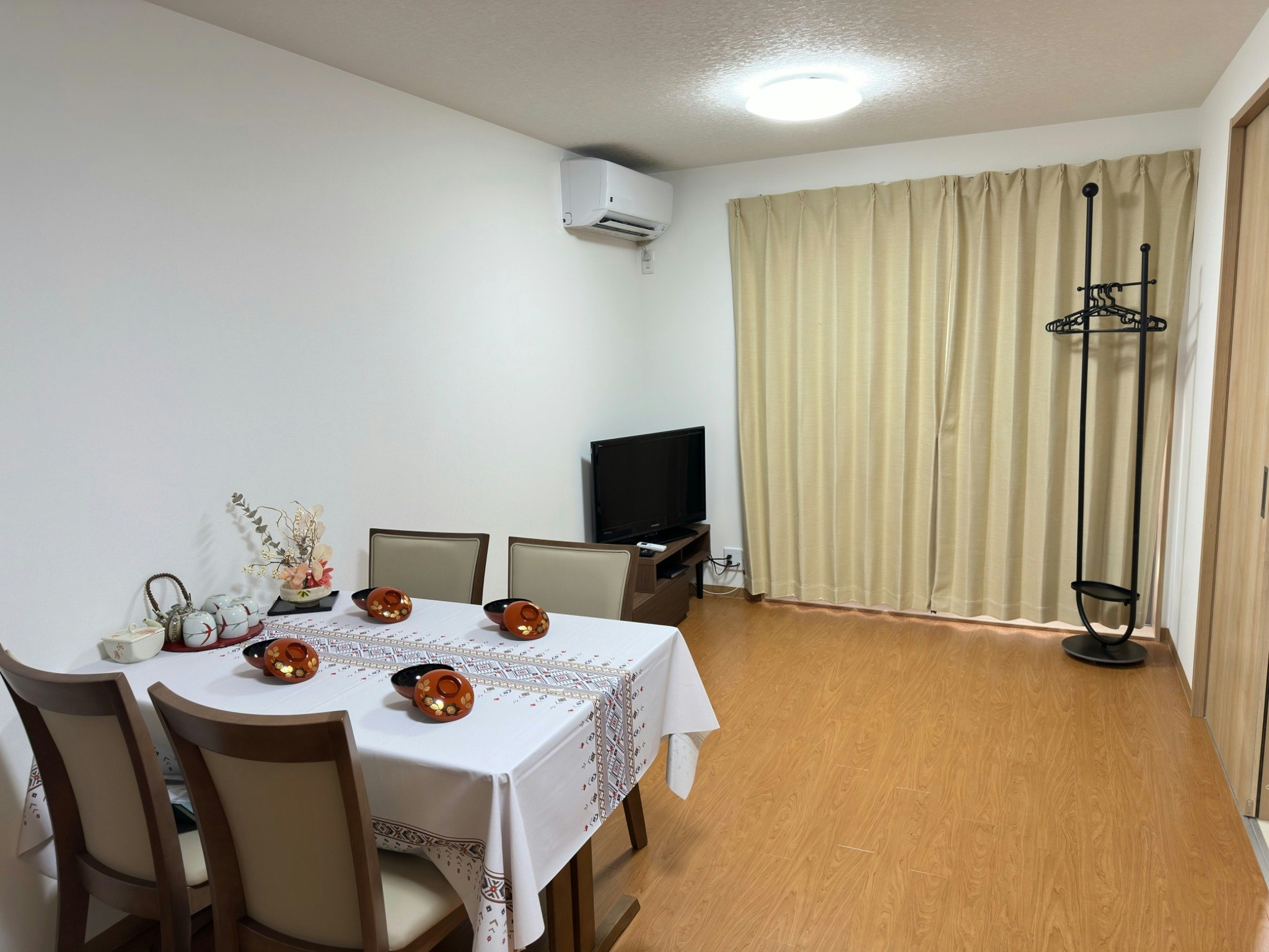 遊休・二条2階建て伝統的民家!嵐山紅葉!