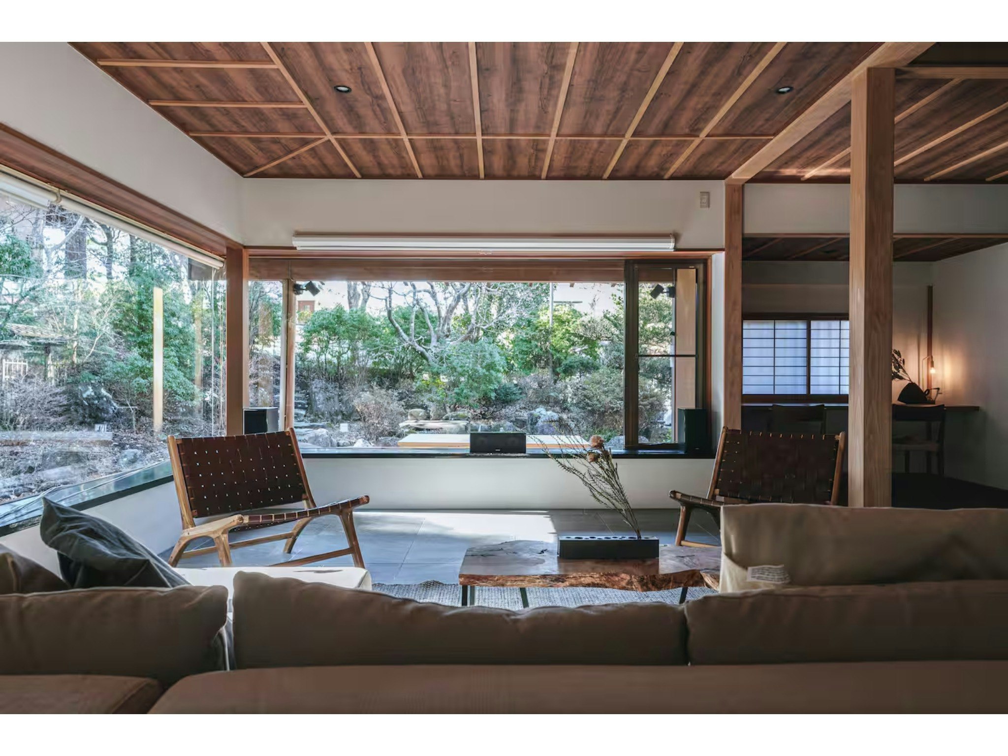 【禁煙】自然豊かな和モダン温泉宿 4LDK 200m2 のプライベート空間!