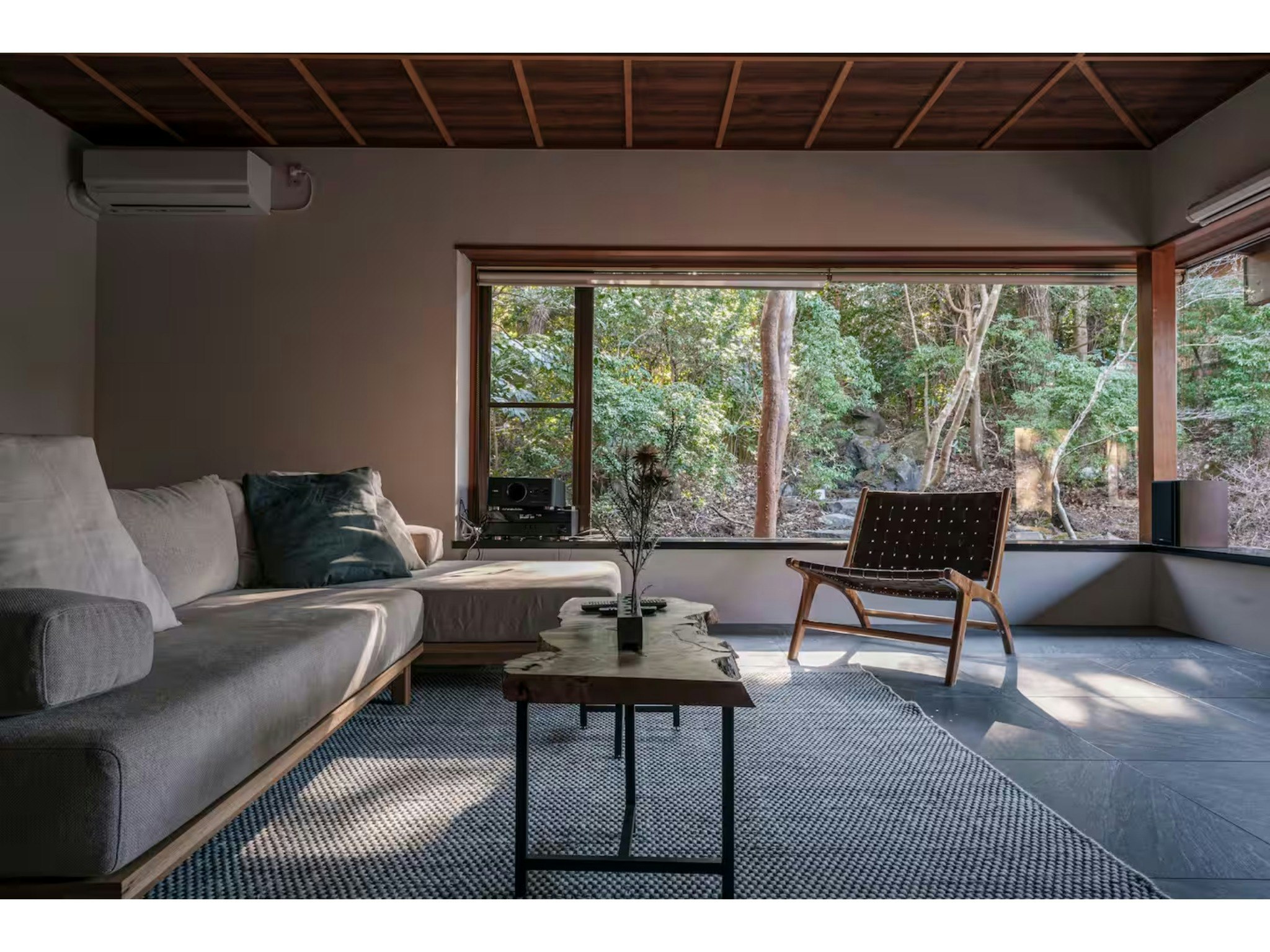 【禁煙】自然豊かな和モダン温泉宿 4LDK 200m2 のプライベート空間!