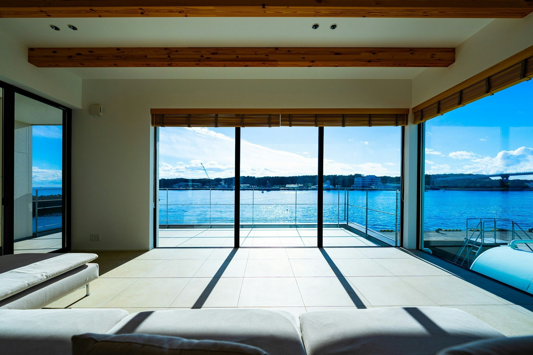 目の前が海の絶景!高級Villa貸切!サウナ、BBQ可能!最大10名宿泊可!