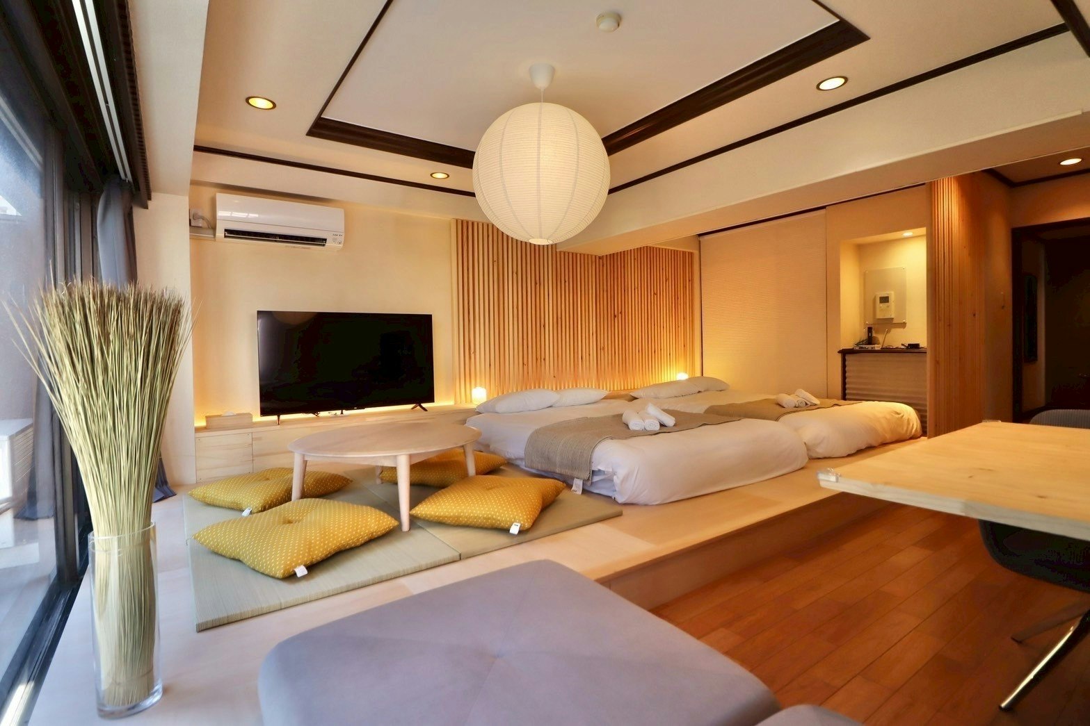 新宿駅まで徒歩圏内の好立地な2LDK物件/最大12名様宿泊可能/オシャレ空間【広々一部屋貸切】