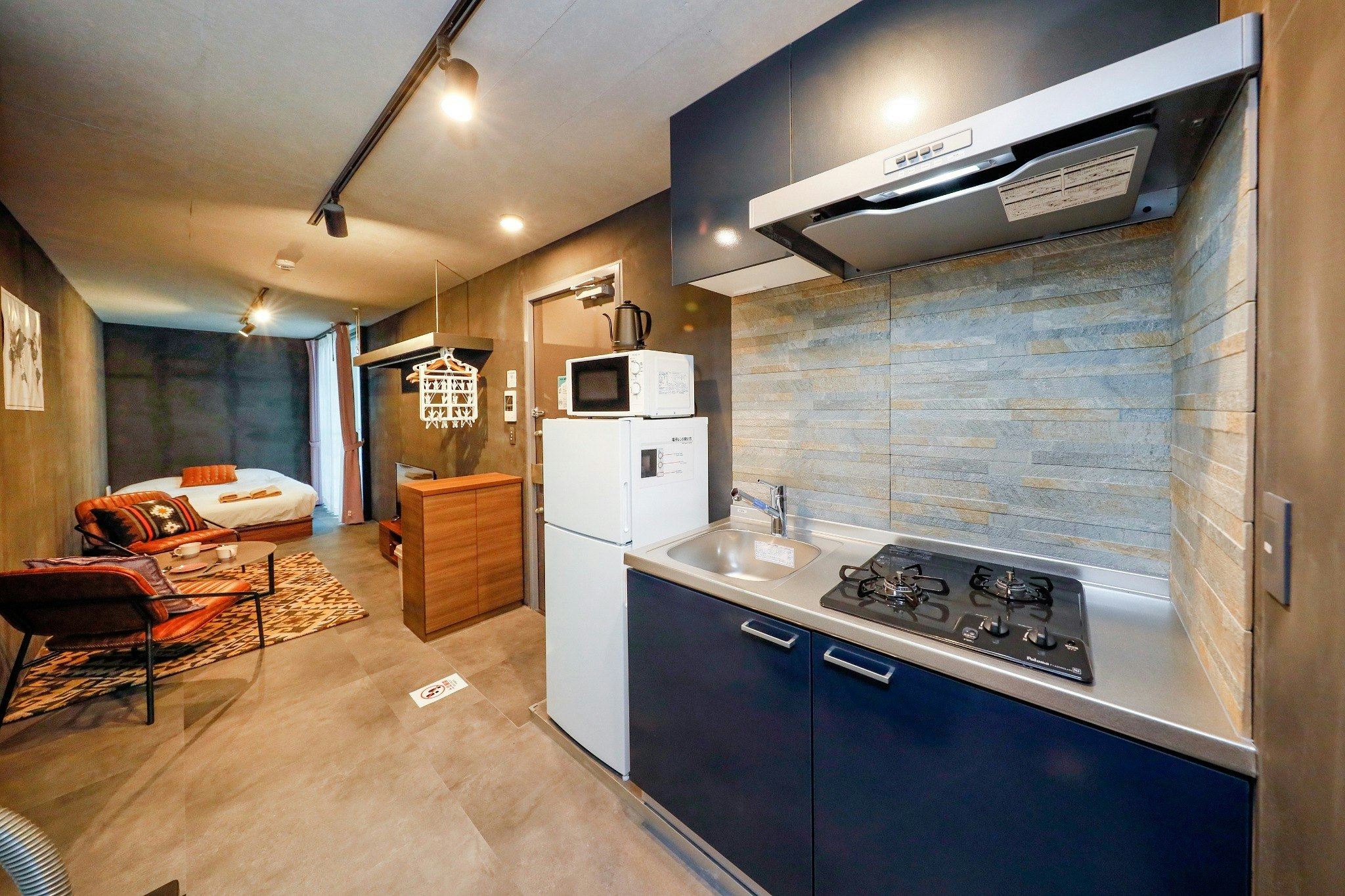 B*梅ヶ丘駅から徒歩4分/新宿駅・下北沢まで直通/2名収容/Wi-Fi完備