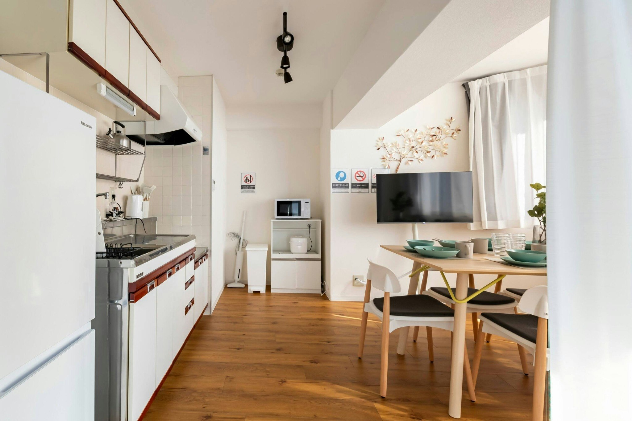 大国駅から徒歩3分と便利な立地! エレベータ有り!最大6名宿泊いただけます!  ★グリコサインまで電