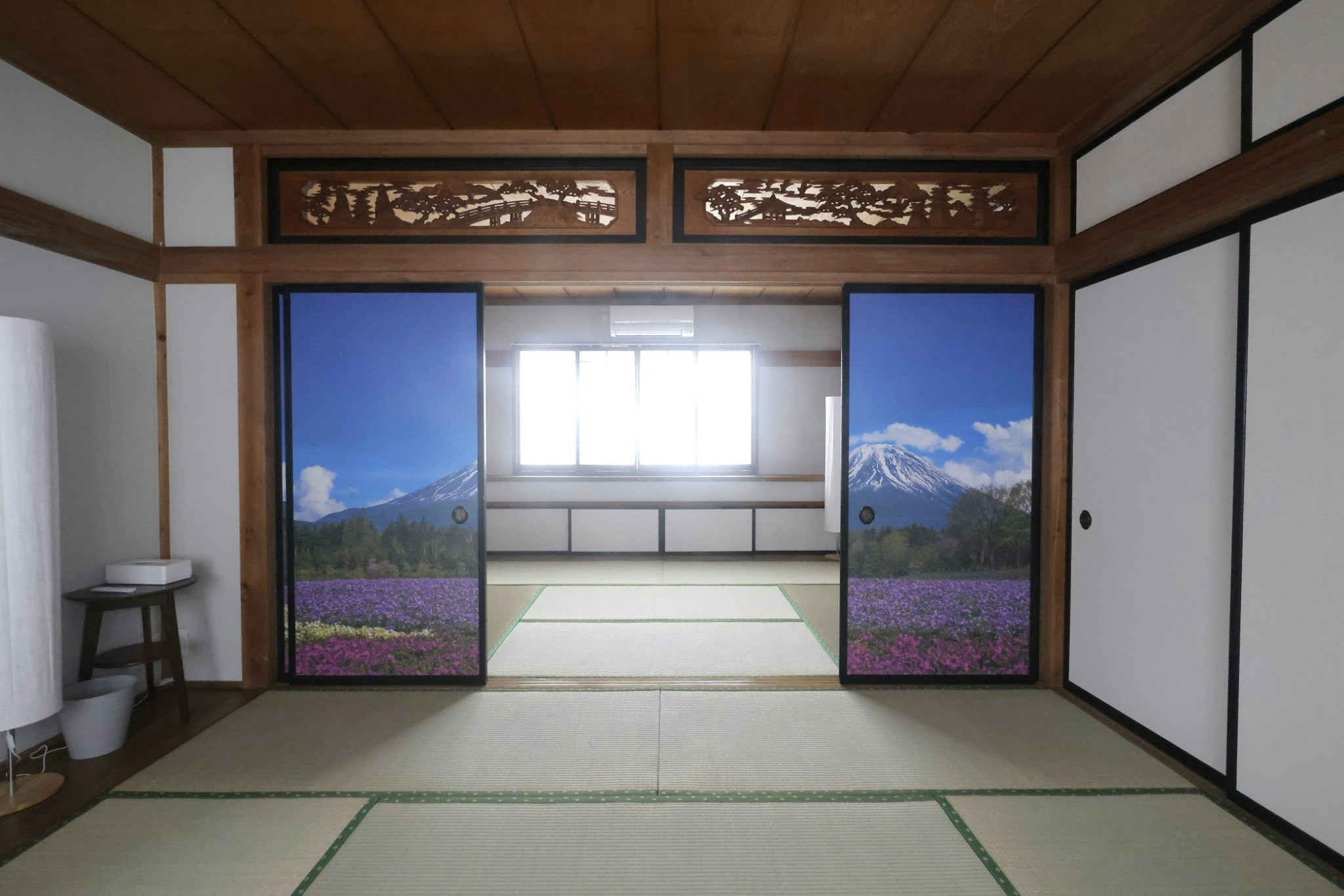 日本のアートを宿に込め/屋上の壮大な景色/サムライホテル富士山