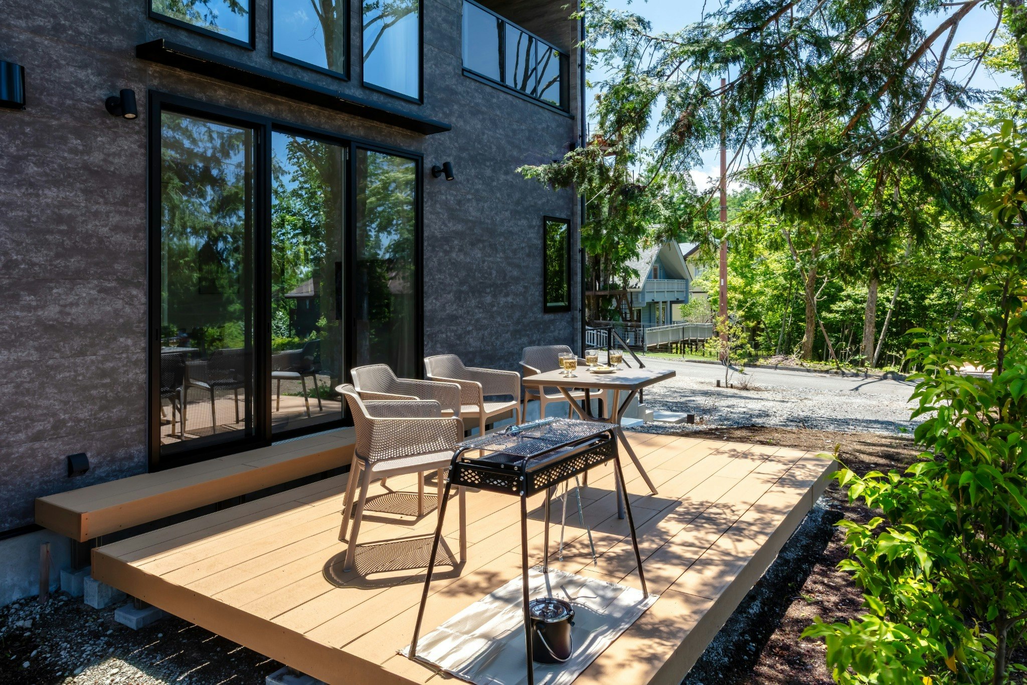 自然に囲まれた山中湖ビューの貸別荘/最大10名/BBQ可/新築3LDK/観光スポット充実