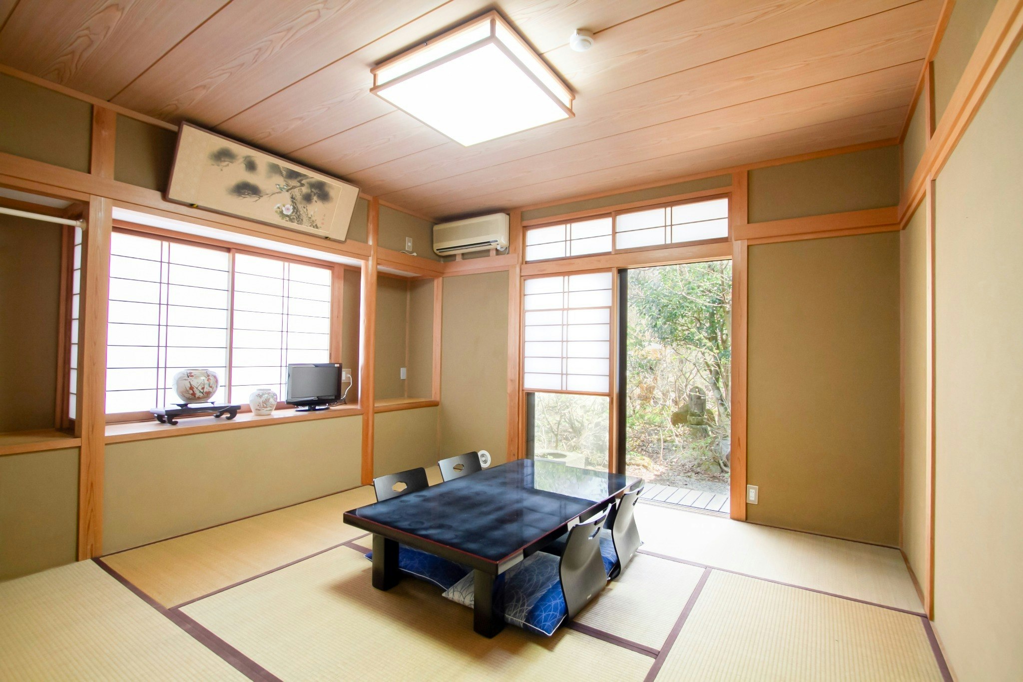 102号室 和室 3名様まで