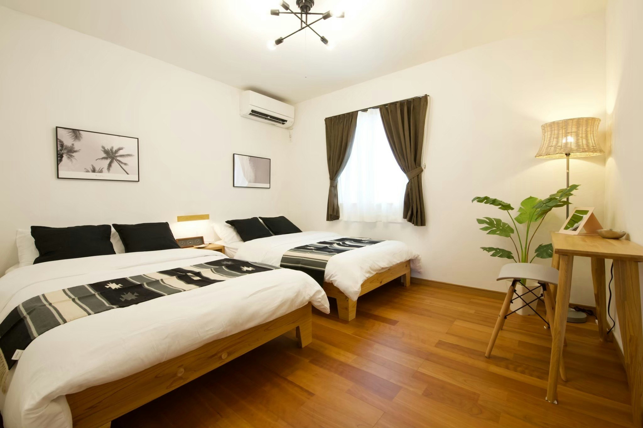 青の洞窟至近*人気ビーチ多数*4LDKバルコニー付*ペット可*駐車場付*高速Wi-Fi ZA089