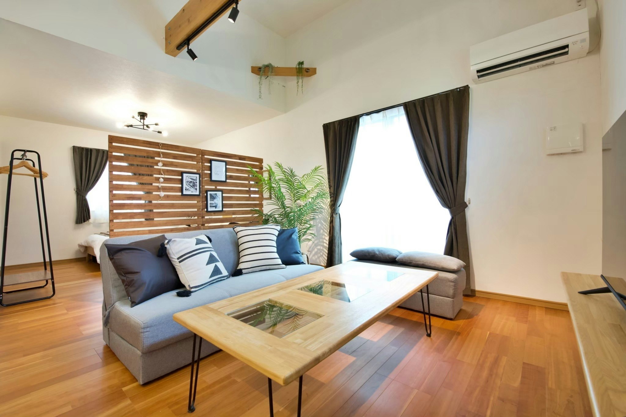 青の洞窟至近*人気ビーチ多数*4LDKバルコニー付*ペット可*駐車場付*高速Wi-Fi ZA089