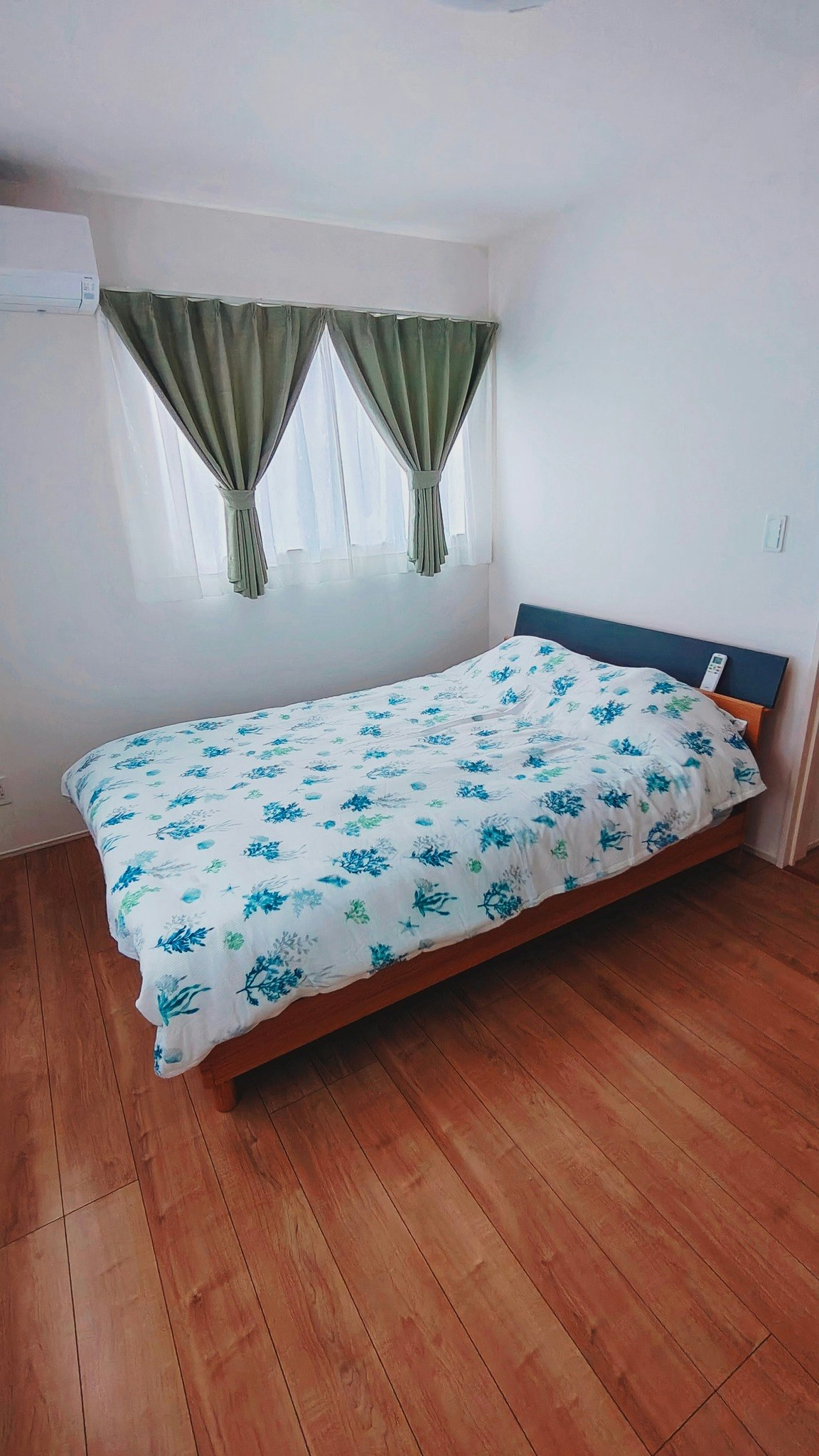 沖縄本島の中南部、「世界文化遺産・勝連城跡」のすぐそばに位置しており、さらにコンビニ、ドン・キホーテ