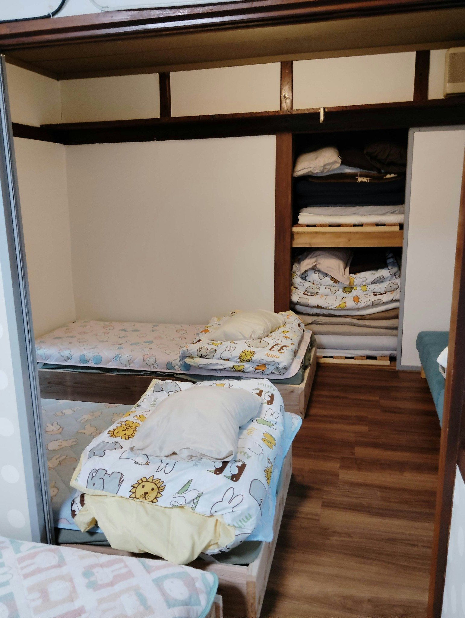 ファミリー・グループ向け一軒家の古い民家/貸切/禁煙/駐車場/wifi/無人運営