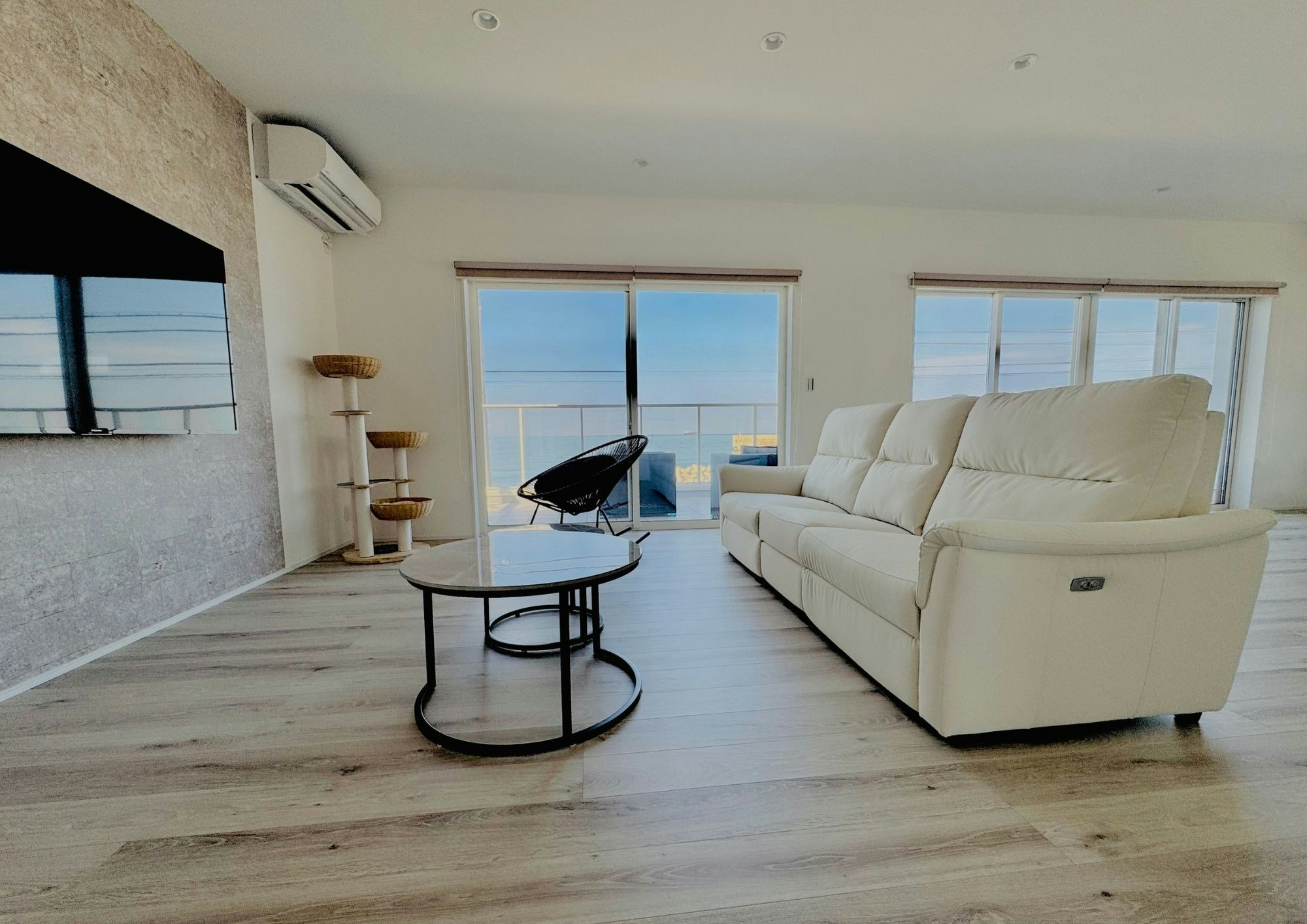 淡路島のオーシャンフロントバルコニー/時間を贅沢に解きほぐす白の隠れ家-Blanche-