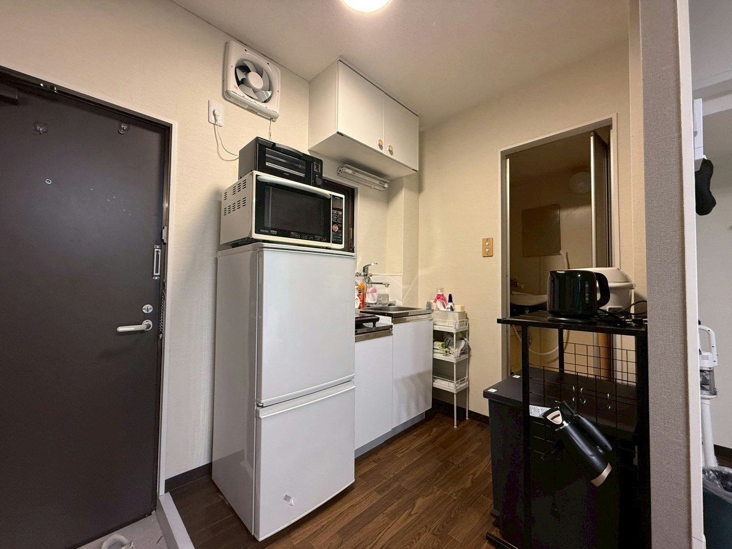 池袋駅から徒歩12分/最大4名様宿泊可能/家具家電付き/観光に便利/301