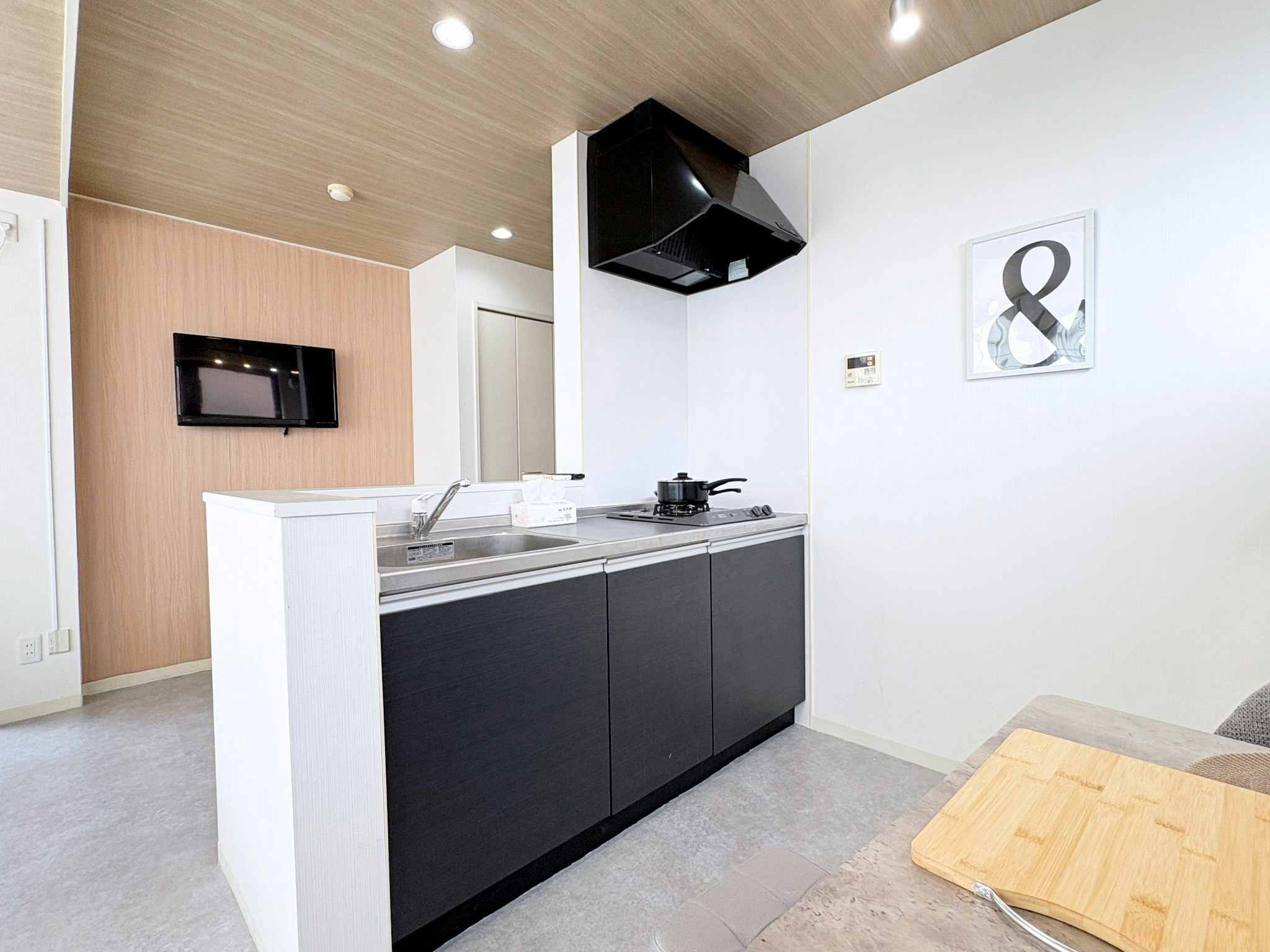 ダブルベッド+ソファーベッド 30m2 Modern Apt.|高速WIFI【#206】