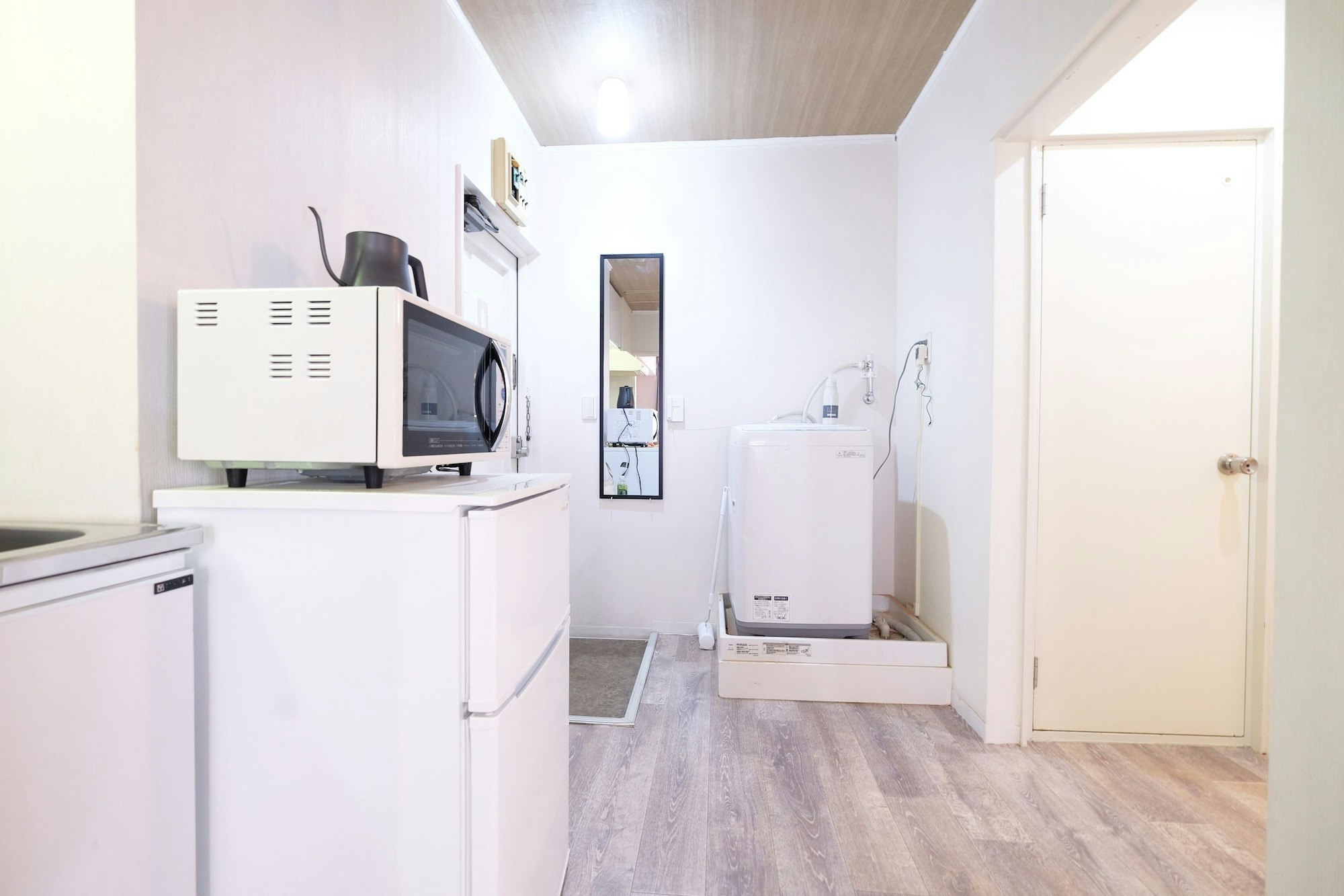 Cozy Apt.32m2 |上北沢駅2分・新宿13分|ダブルベッド2台+ソファーベッド【#302】