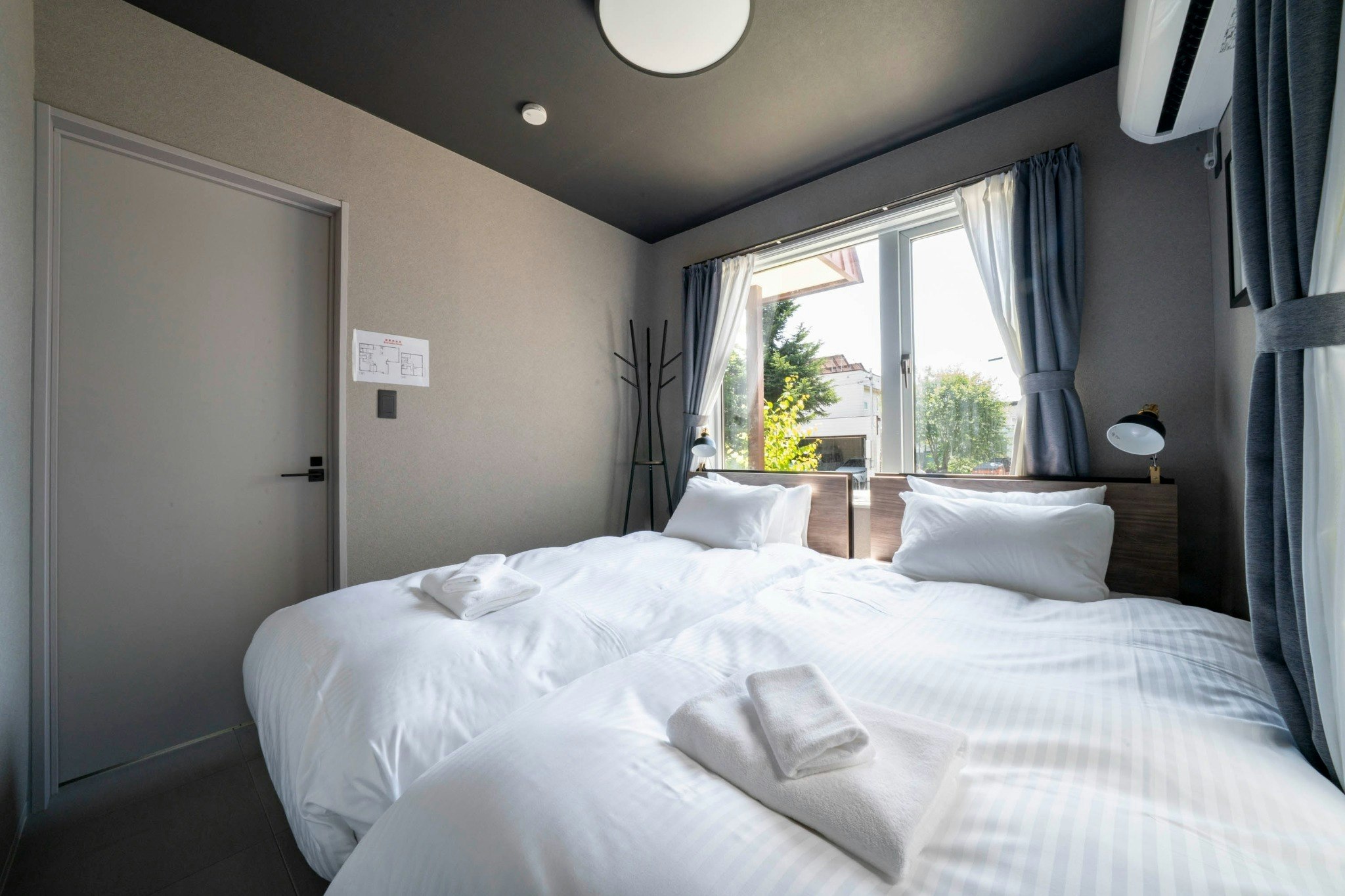 GROUNDBLOOM YIG STAY