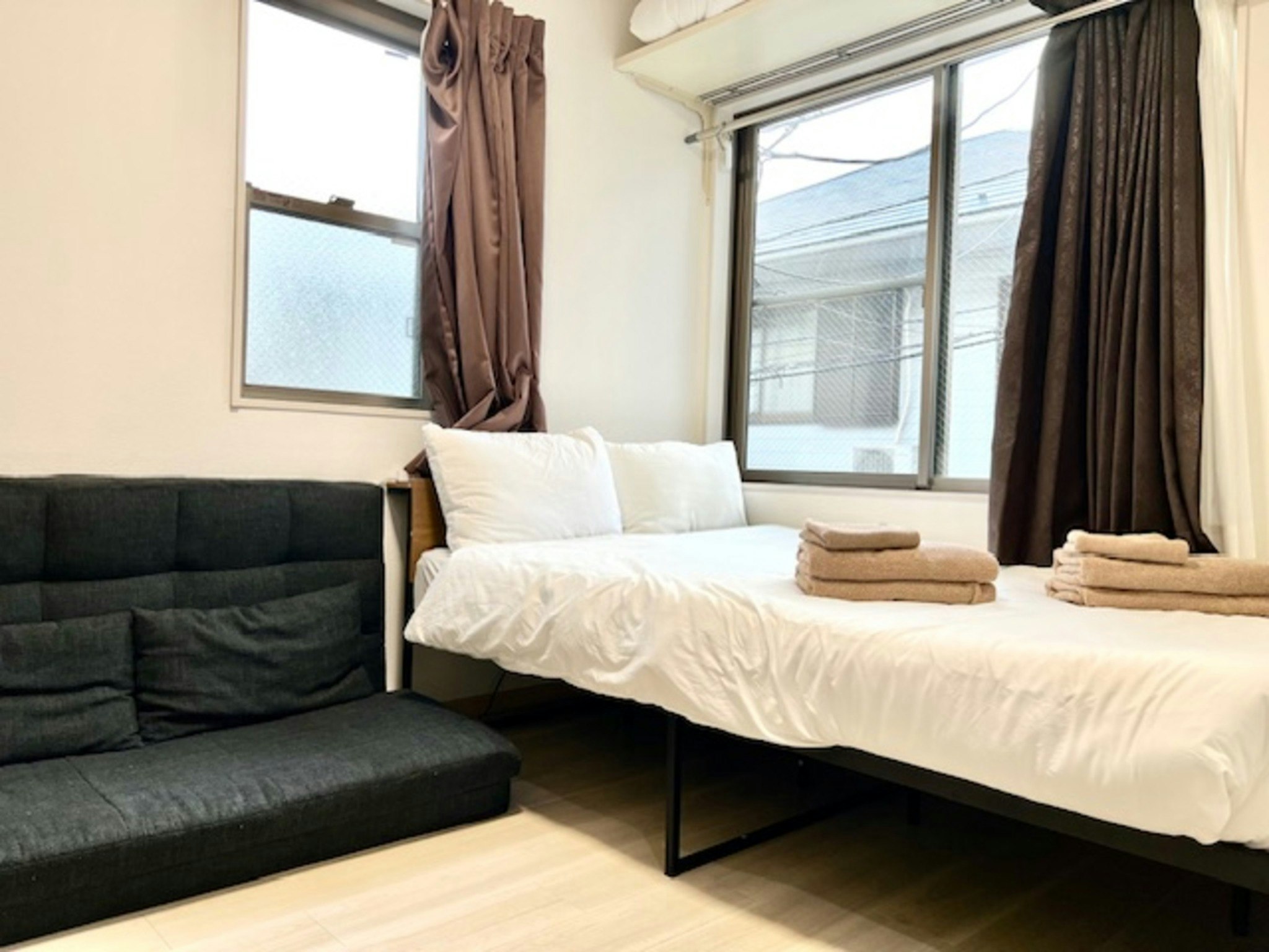 102 東新宿駅徒歩3分、新大久保駅徒歩7分、新宿駅徒歩15分、歌舞伎町すぐ近く美味しい韓国料理屋