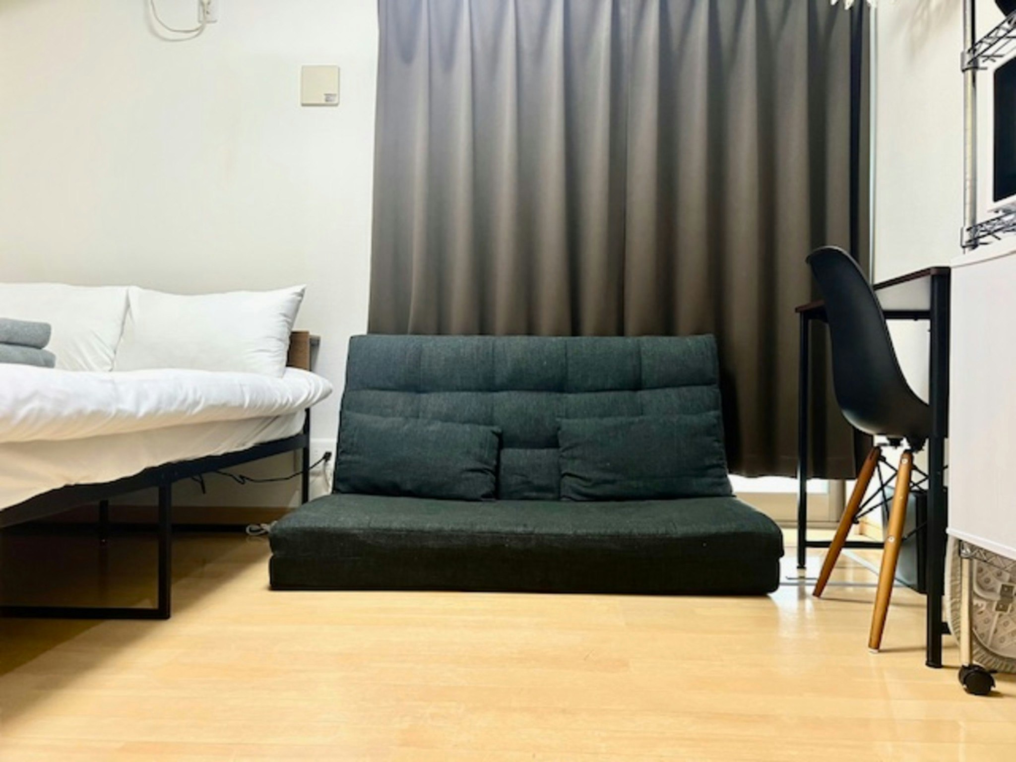 102 東新宿駅徒歩3分、新大久保駅徒歩7分、新宿駅徒歩15分、歌舞伎町すぐ近く美味しい韓国料理屋