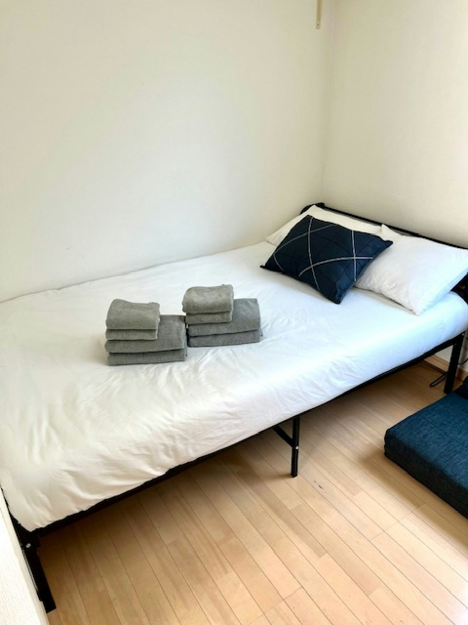 103 東新宿駅徒歩3分、新大久保駅徒歩7分、新宿駅徒歩15分、歌舞伎町すぐ近く美味しい韓国料理屋多