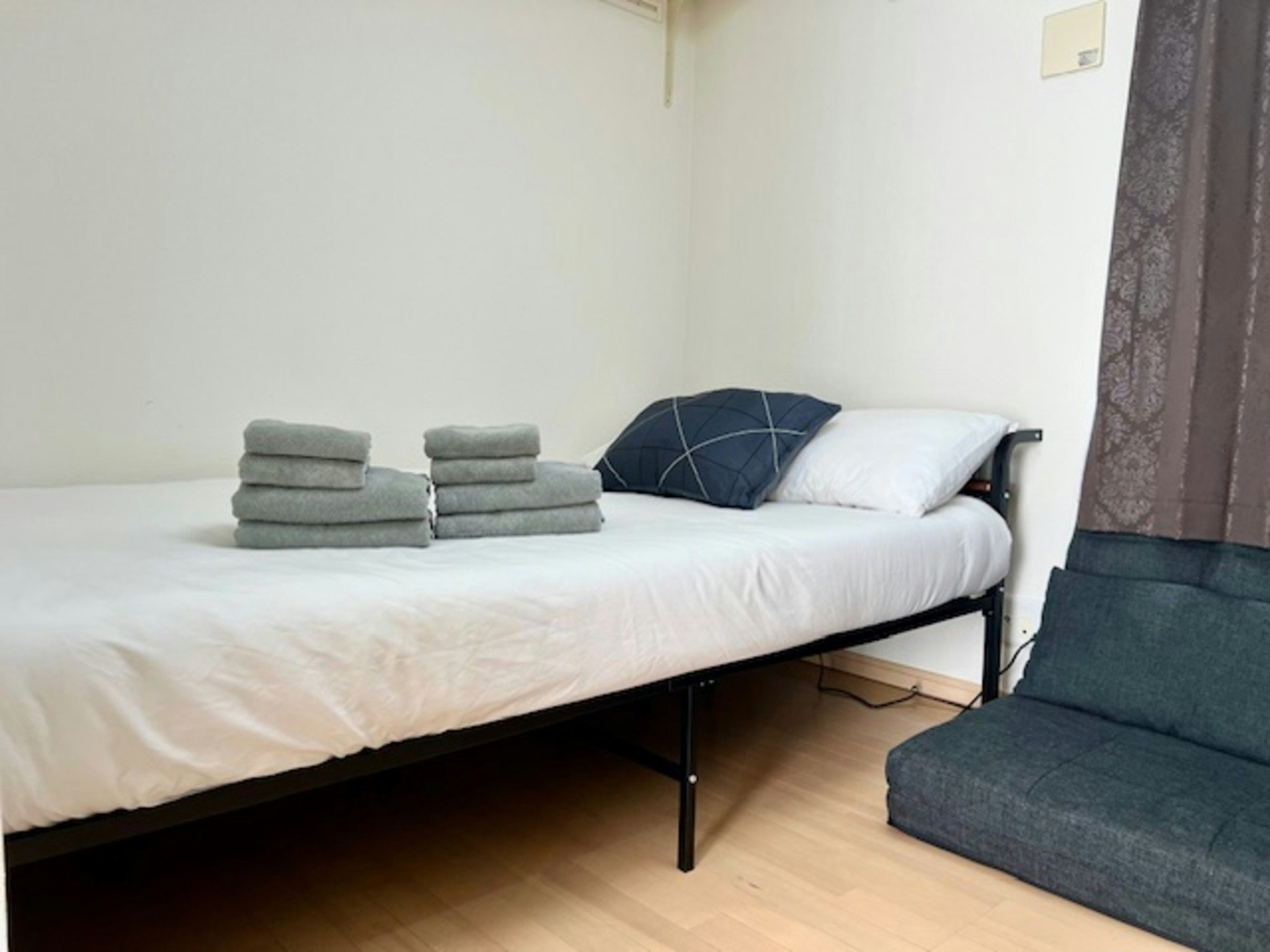 103 東新宿駅徒歩3分、新大久保駅徒歩7分、新宿駅徒歩15分、歌舞伎町すぐ近く美味しい韓国料理屋多