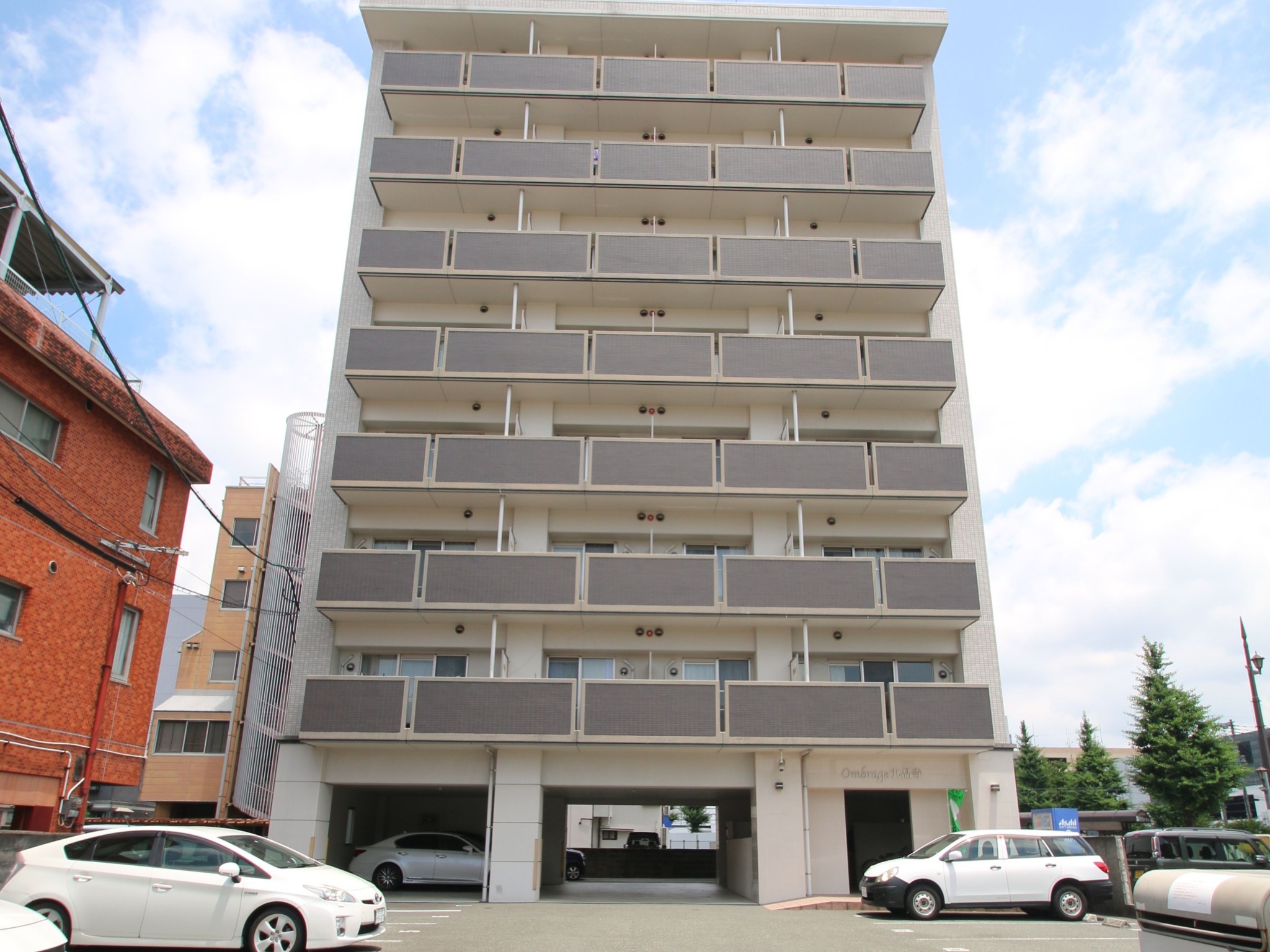 【オンブラージュ九品寺704】無料駐車場付き|繁華街まで徒歩圏内|南向きで明るいワンルーム