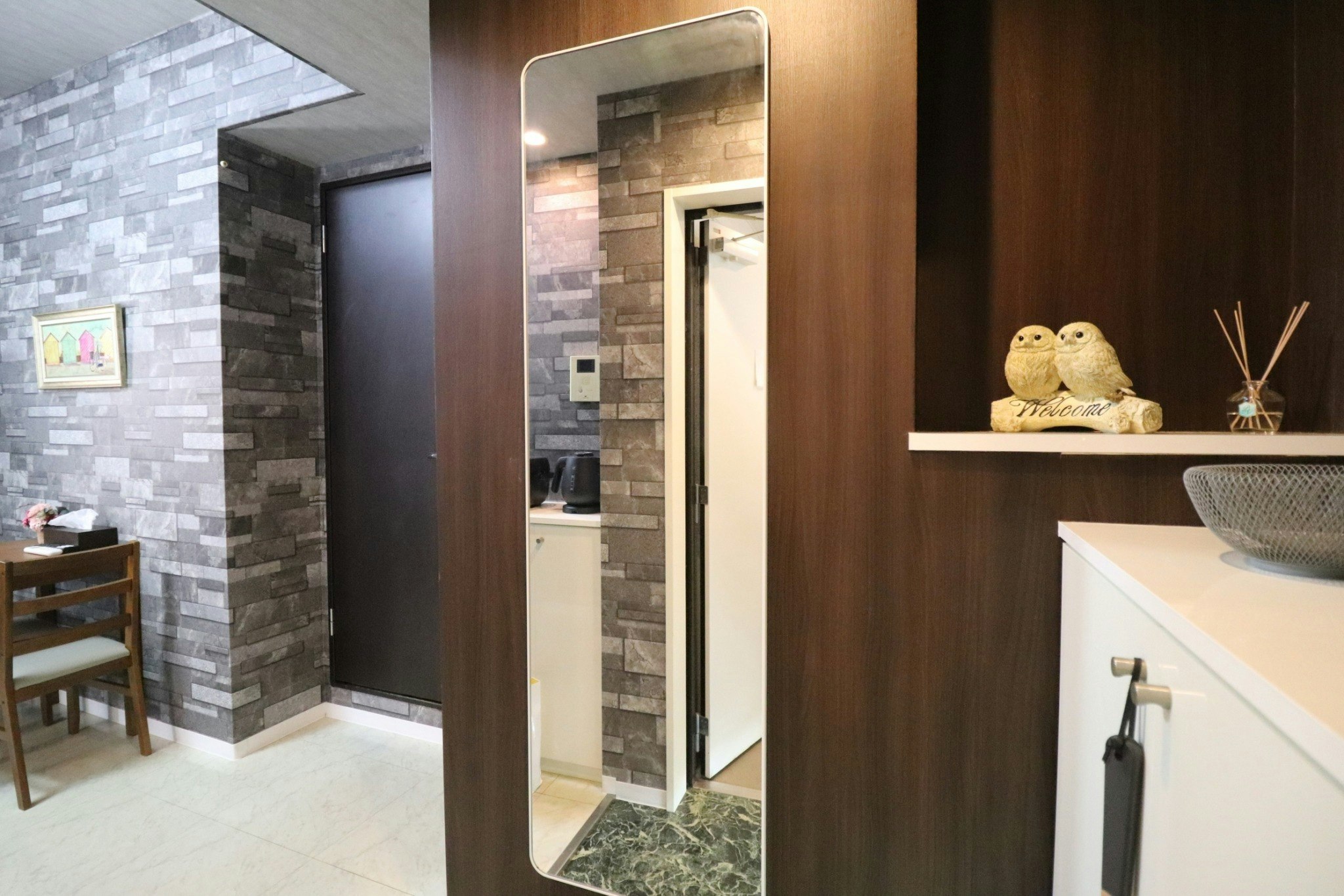 *心斎橋エリア*長堀橋駅徒歩3分|なんば・道頓堀徒歩すぐ*Wi-Fi、設備充実*デザインルーム701