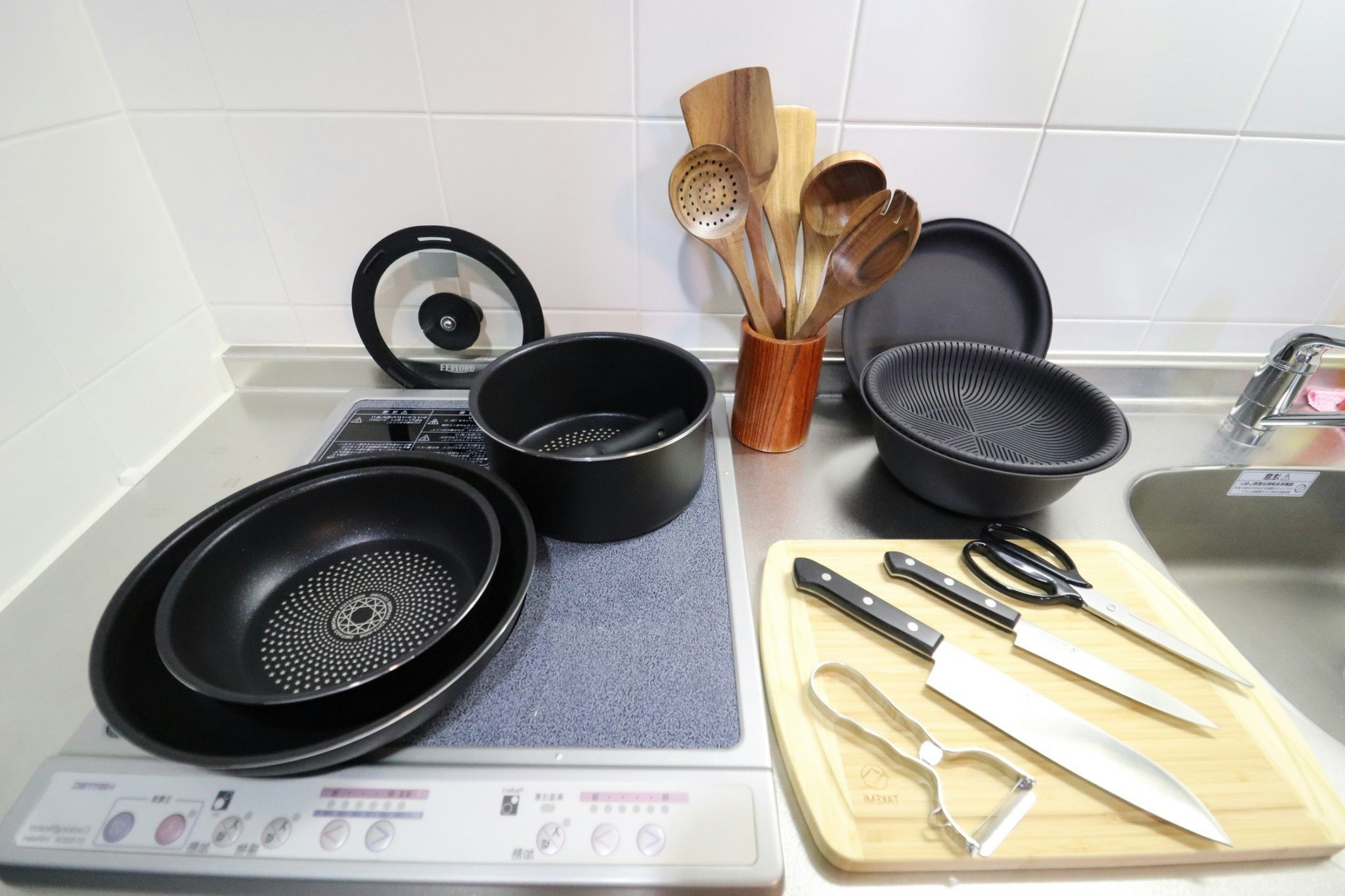 *心斎橋エリア*長堀橋駅徒歩3分|なんば・道頓堀徒歩すぐ*Wi-Fi、設備充実*デザインルーム702