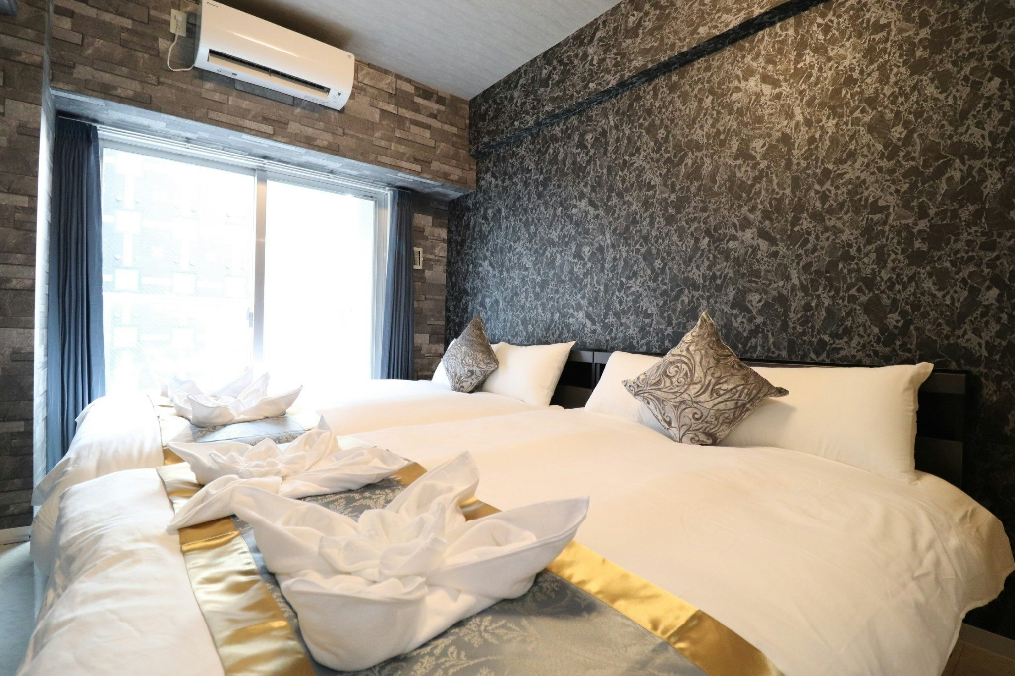 *心斎橋エリア*長堀橋駅徒歩3分|なんば・道頓堀徒歩すぐ*Wi-Fi、設備充実*デザインルーム704