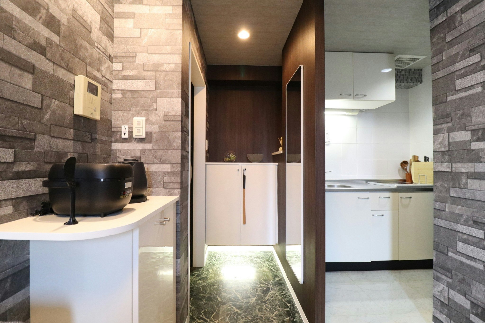 *心斎橋エリア*長堀橋駅徒歩3分|なんば・道頓堀徒歩すぐ*Wi-Fi、設備充実*デザインルーム805