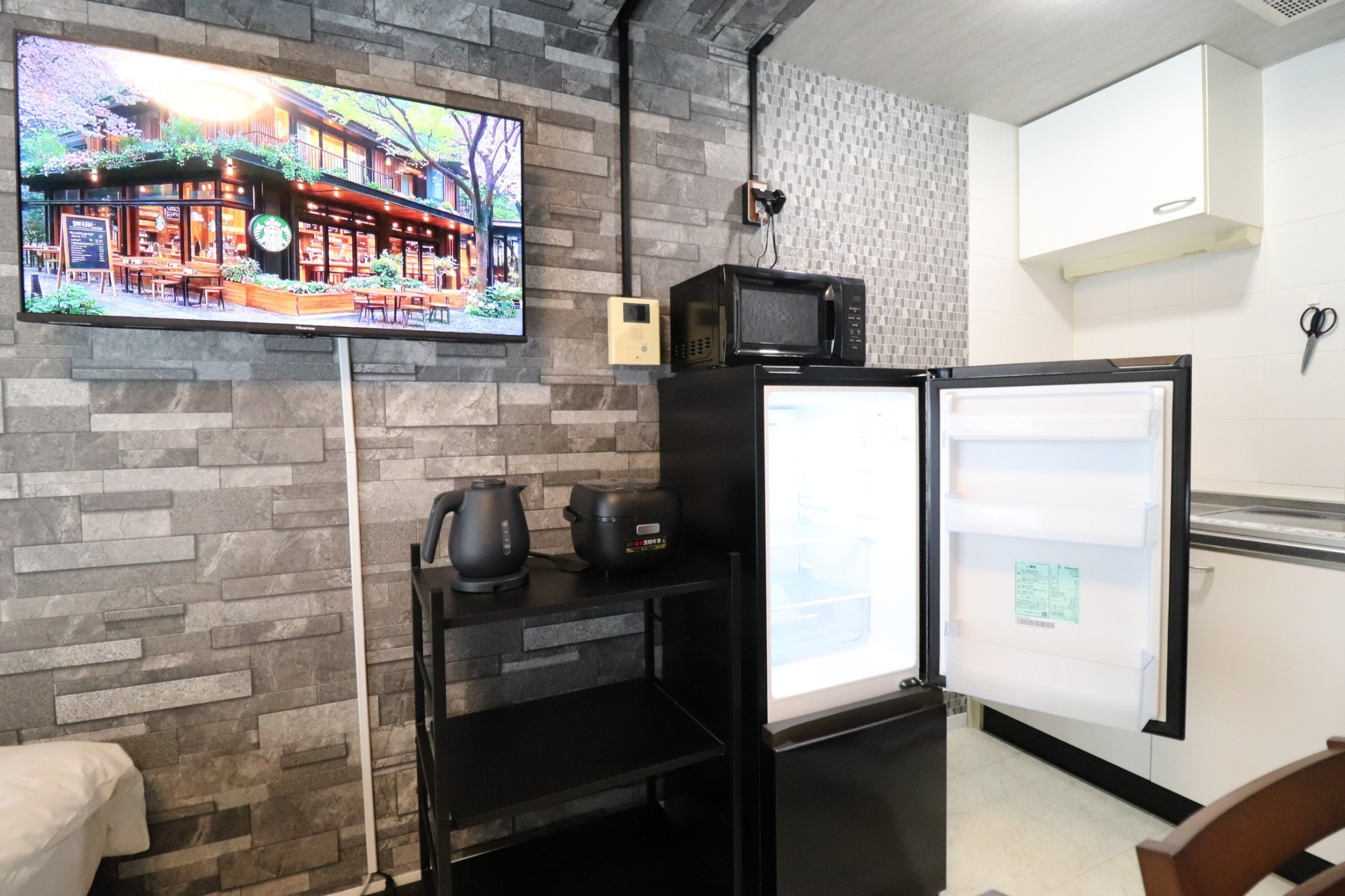 *心斎橋エリア*長堀橋駅徒歩3分|なんば・道頓堀徒歩すぐ*Wi-Fi、設備充実*デザインルーム403