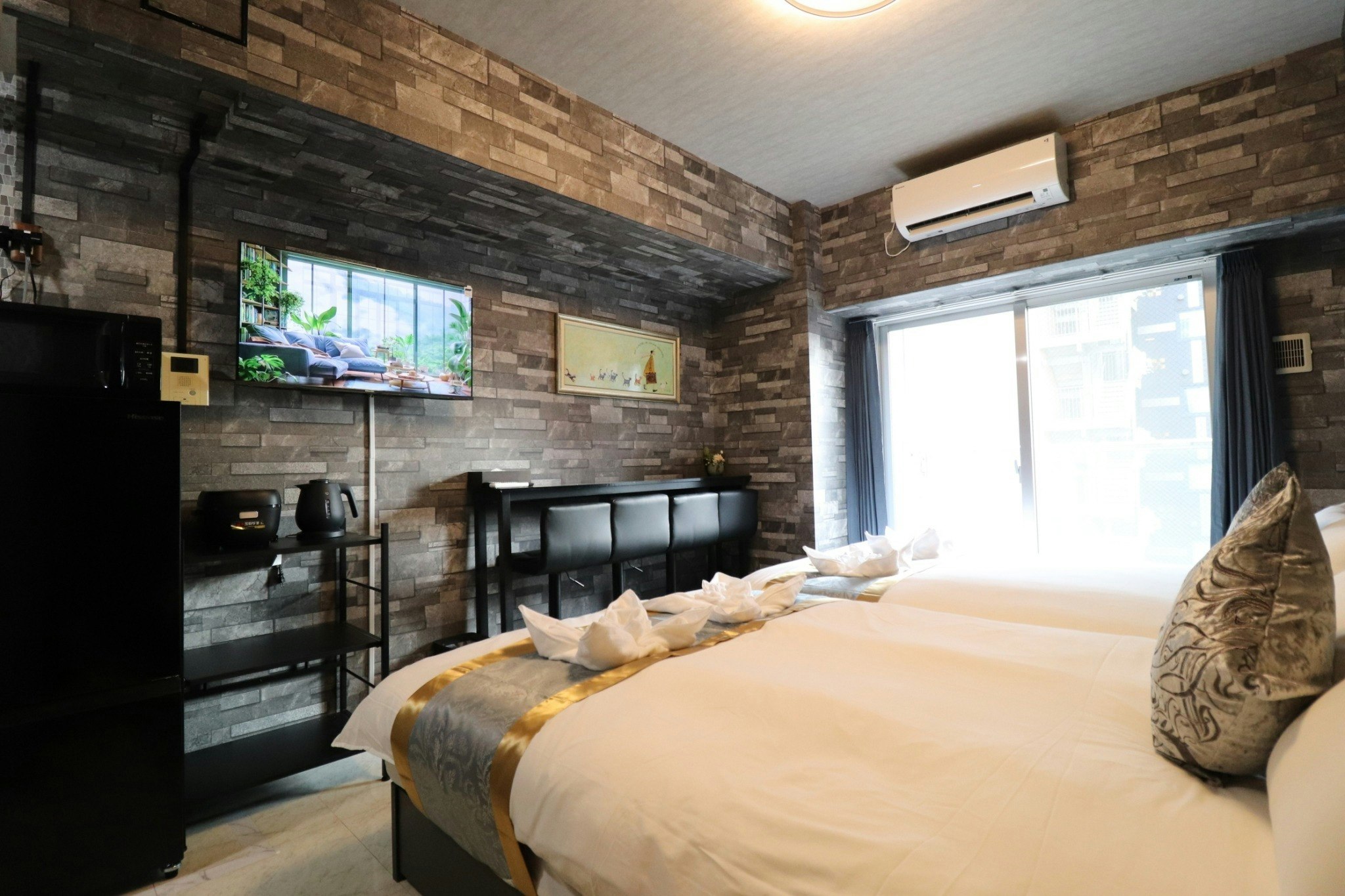 *心斎橋エリア*長堀橋駅徒歩3分|なんば・道頓堀徒歩すぐ*Wi-Fi、設備充実*デザインルーム404