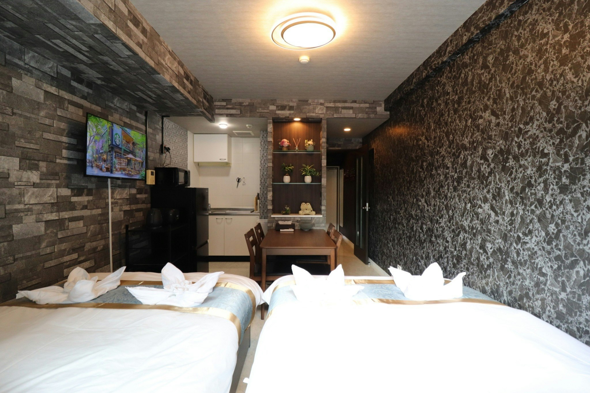 *心斎橋エリア*長堀橋駅徒歩3分|なんば・道頓堀徒歩すぐ*Wi-Fi、設備充実*デザインルーム603