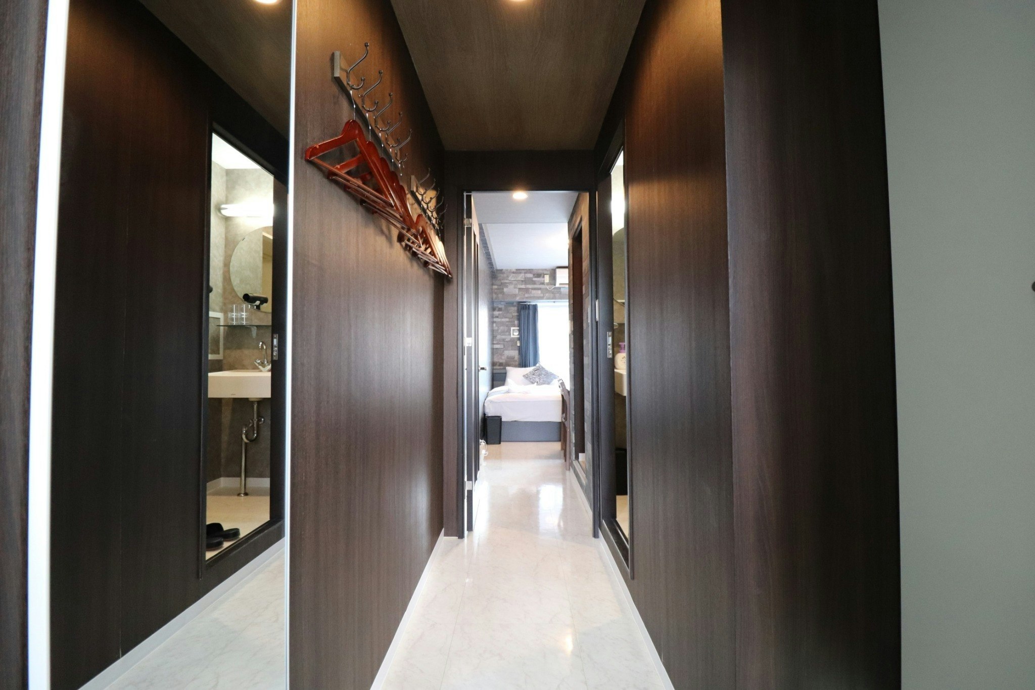 *心斎橋エリア*長堀橋駅徒歩3分|なんば・道頓堀徒歩すぐ*Wi-Fi、設備充実*デザインルーム603