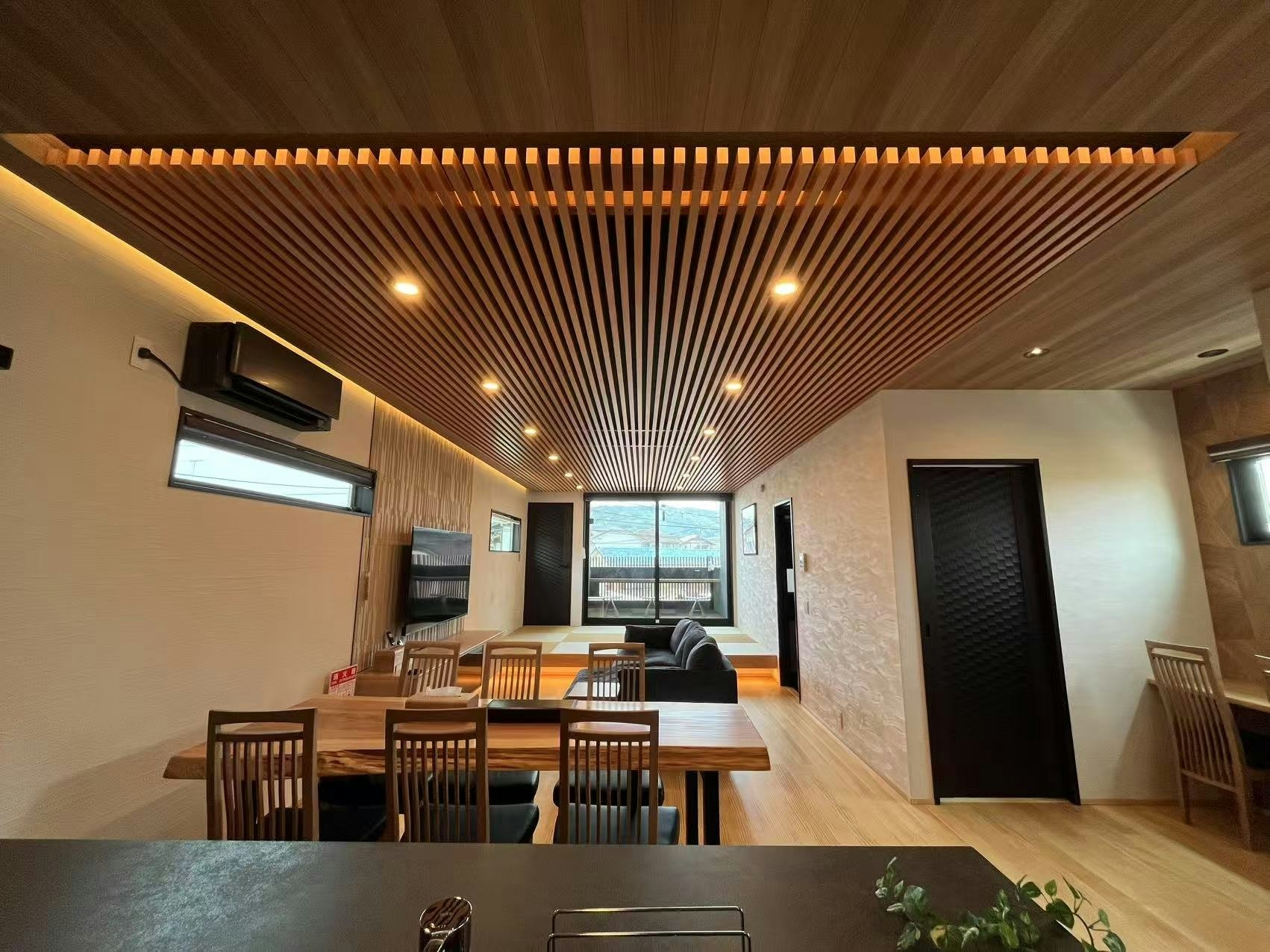 太宰府駅8分 新築  貸切138m2 最大12人 2バスルーム美泡湯 (梅の由竹ノ屋)