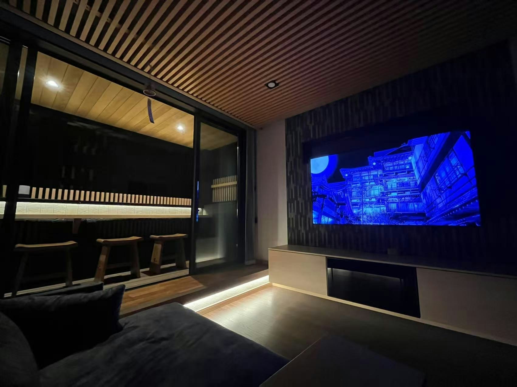 太宰府駅8分 新築  貸切152m2 最大12人、4ベッドルーム 2バスルーム美泡湯 (梅の由別邸)