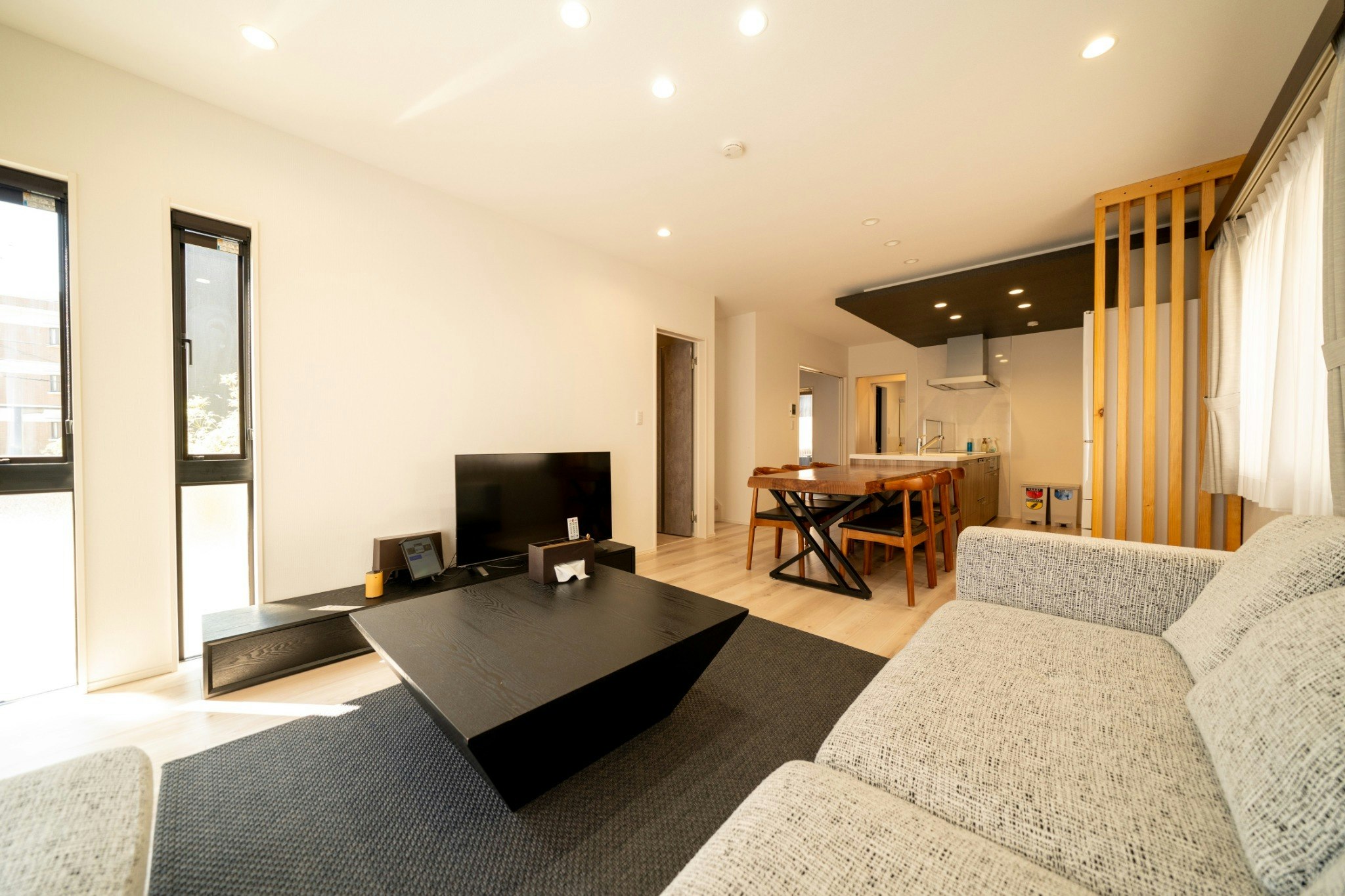 太宰府駅徒歩4分、最大11人、新築戸建、WIFI(梅の由月光)