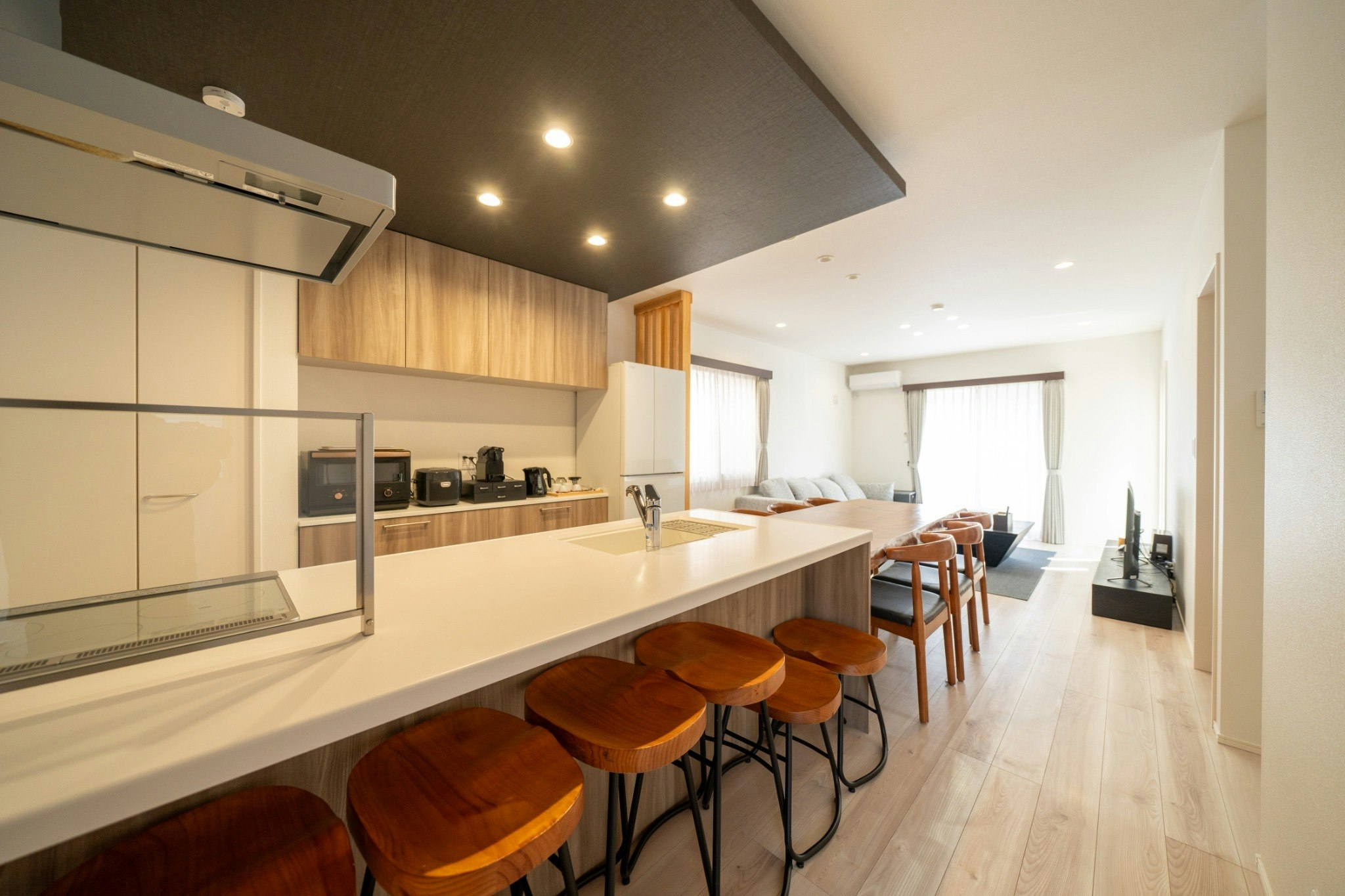 太宰府駅徒歩4分、最大11人、新築戸建、WIFI(梅の由月光)