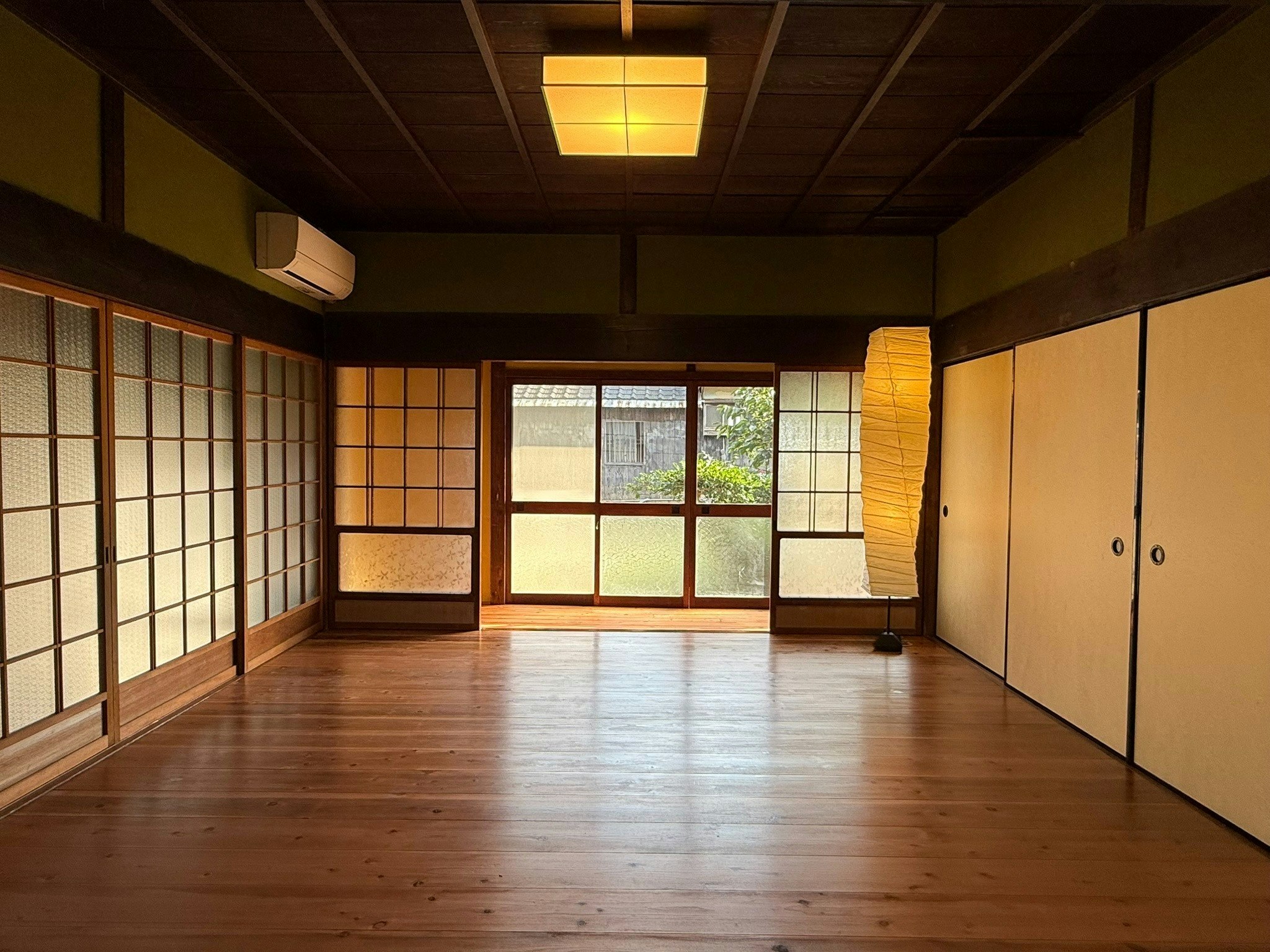 瀬戸内・豊島|静かな集落に佇む一棟貸し宿 「花鳥(あとり)」