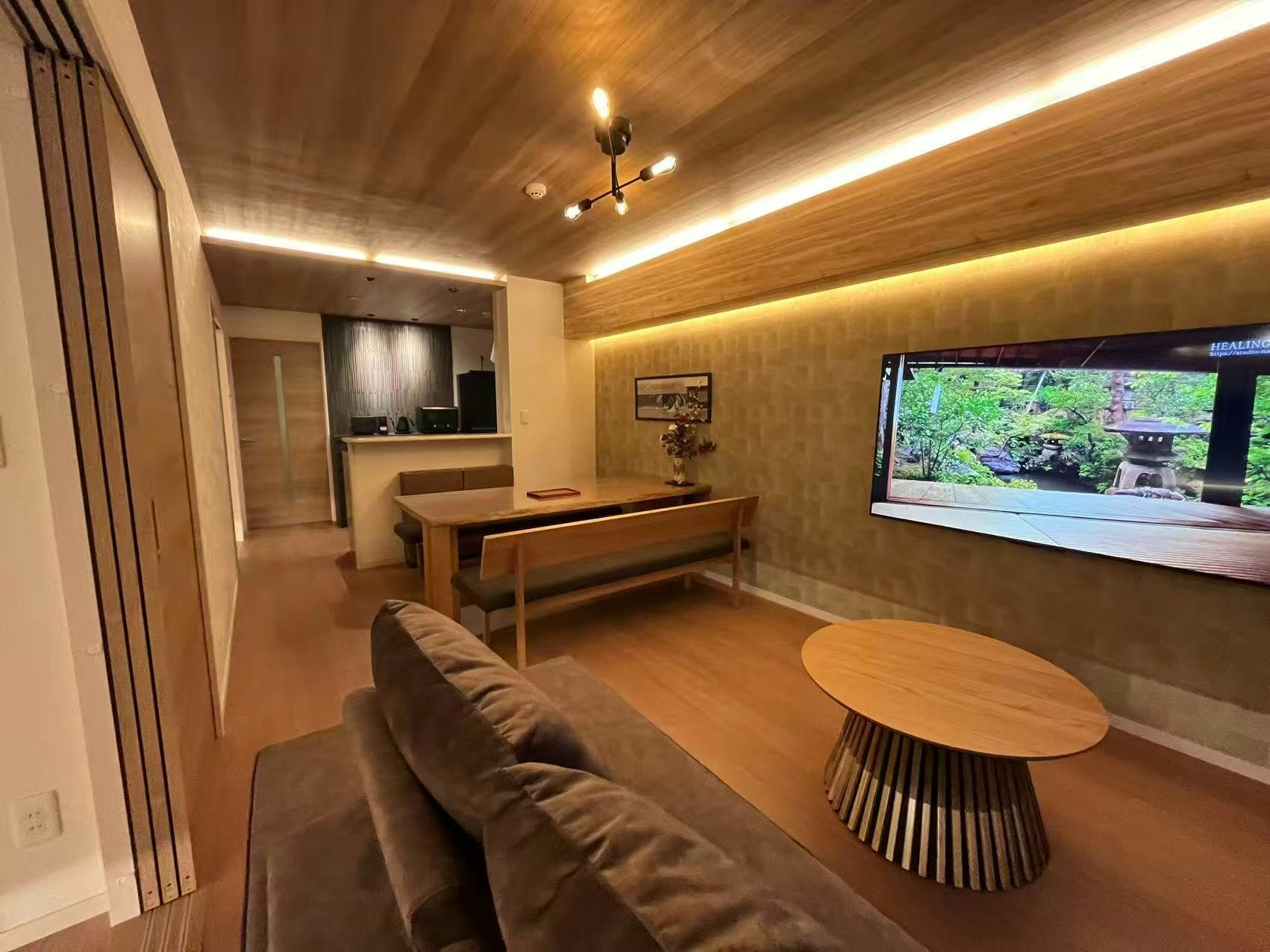 太宰府 西鉄五条駅徒歩1分 68m2貸切 2ベッドルーム 敷地内に無料駐車場1台付き 最大5名/25