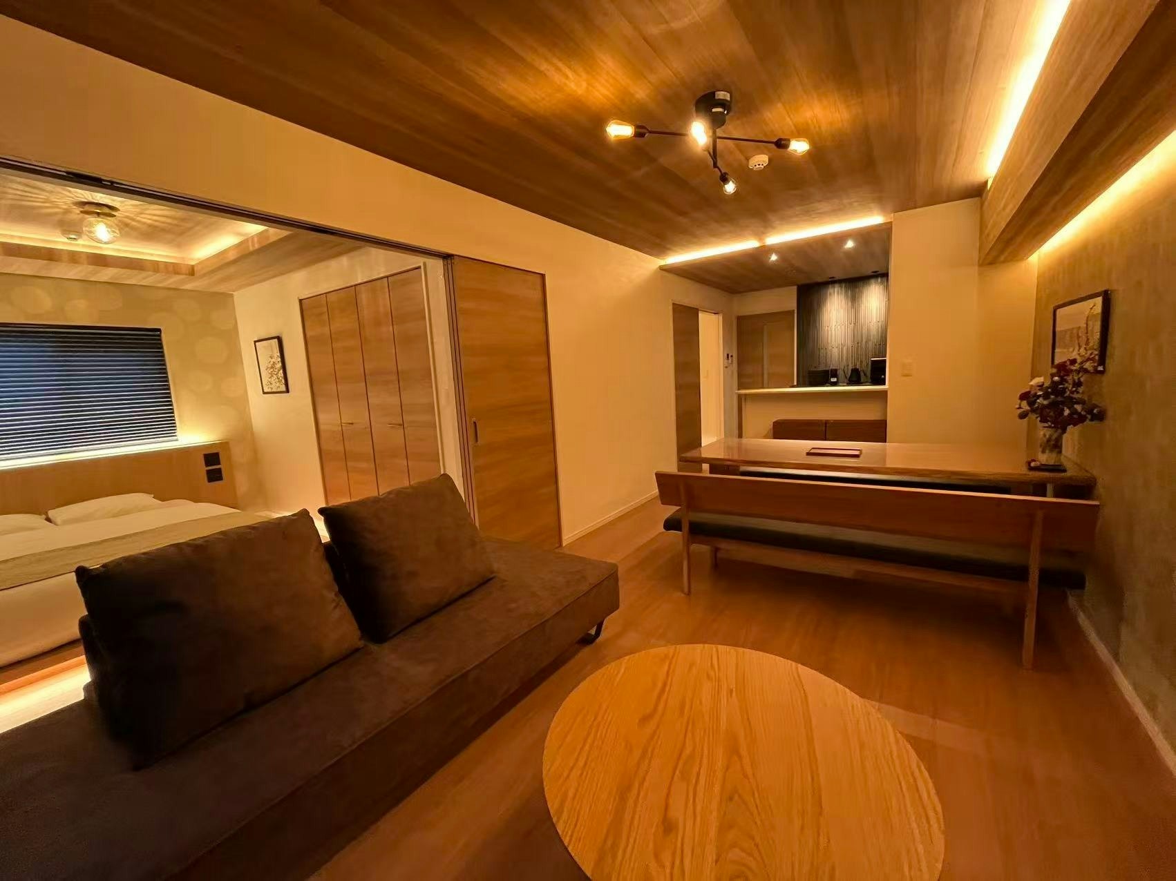 太宰府 西鉄五条駅徒歩1分 68m2貸切 2ベッドルーム 敷地内に無料駐車場1台付き 最大5名/25