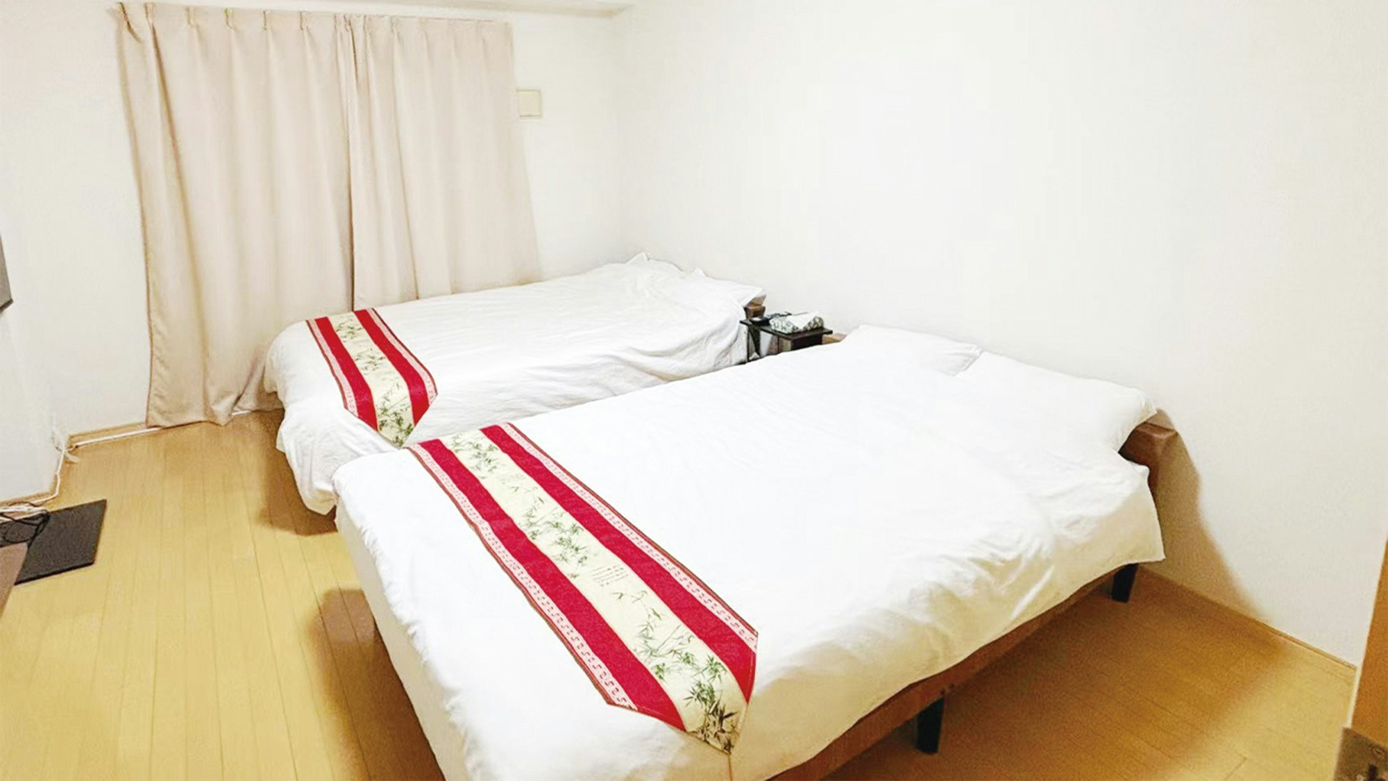 ダブルベッドx2